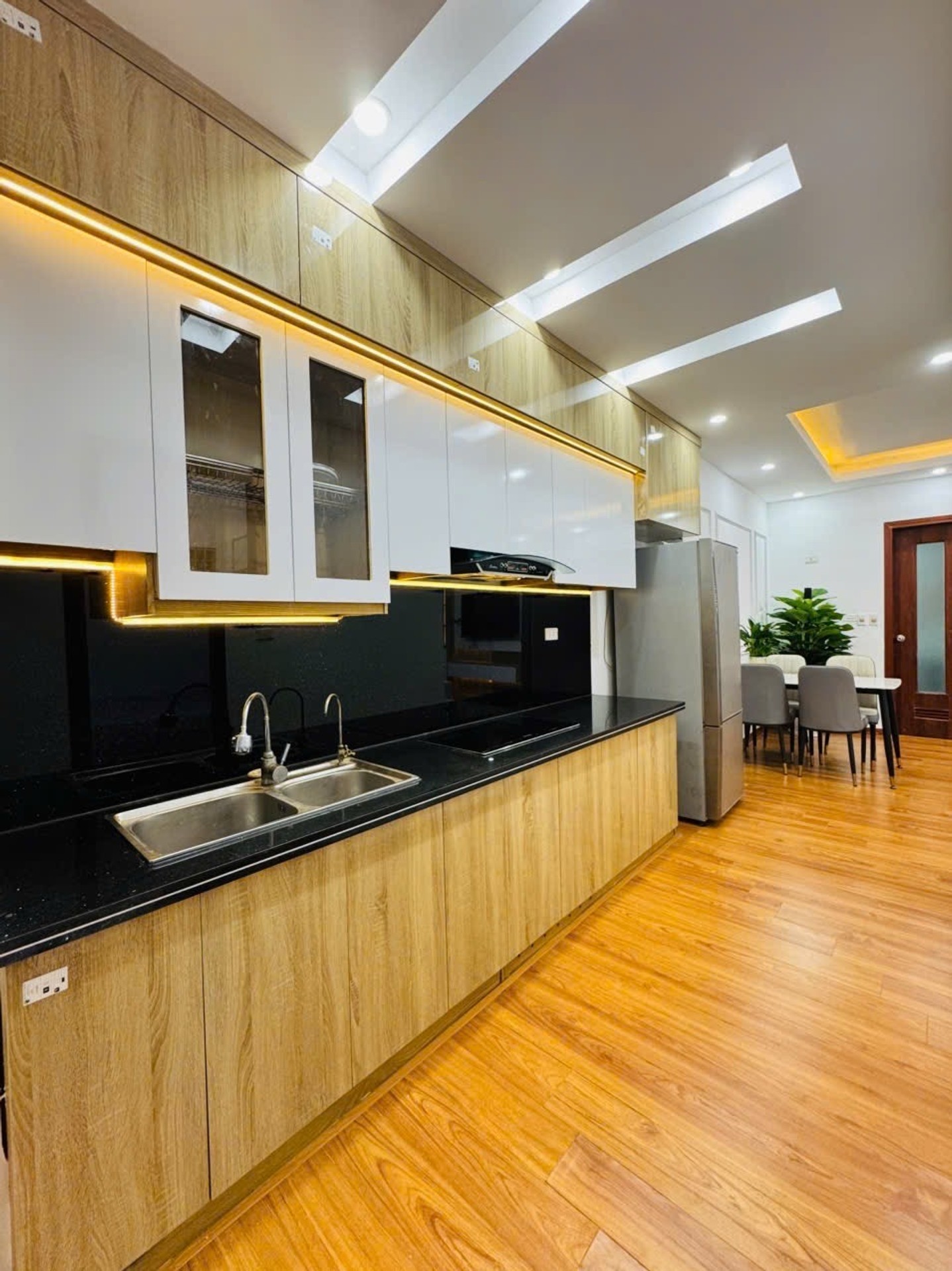 Bán nhà Nguyễn Xiển - diện tích 73m2 1 tầng - mặt tiền 7,6m - giá 4,4 tỷ