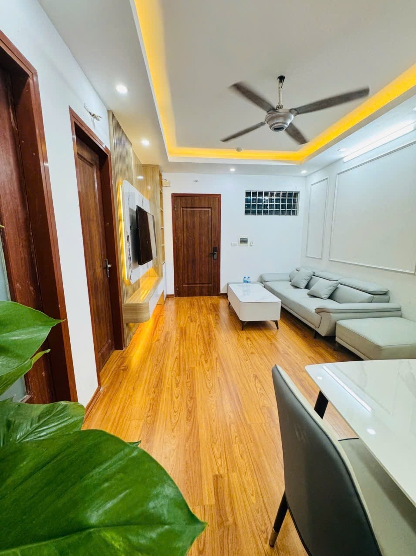 Bán nhà Nguyễn Xiển - diện tích 73m2 1 tầng - mặt tiền 7,6m - giá 4,4 tỷ
