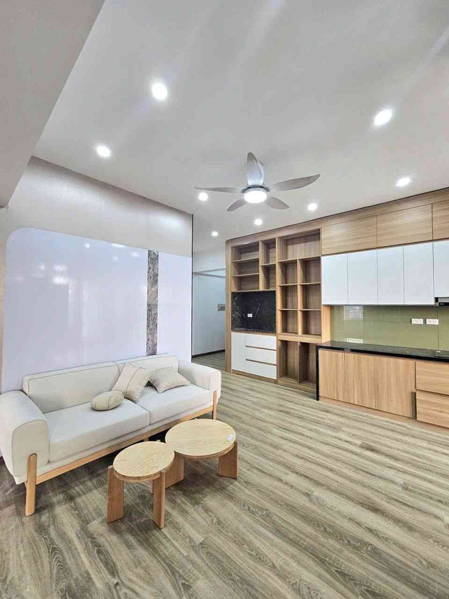 Bán nhà Nghiêm Xuân Yêm - diện tích 86m2 14 tầng - Lô góc 2 mặt thoáng - giá 6,8 tỷ