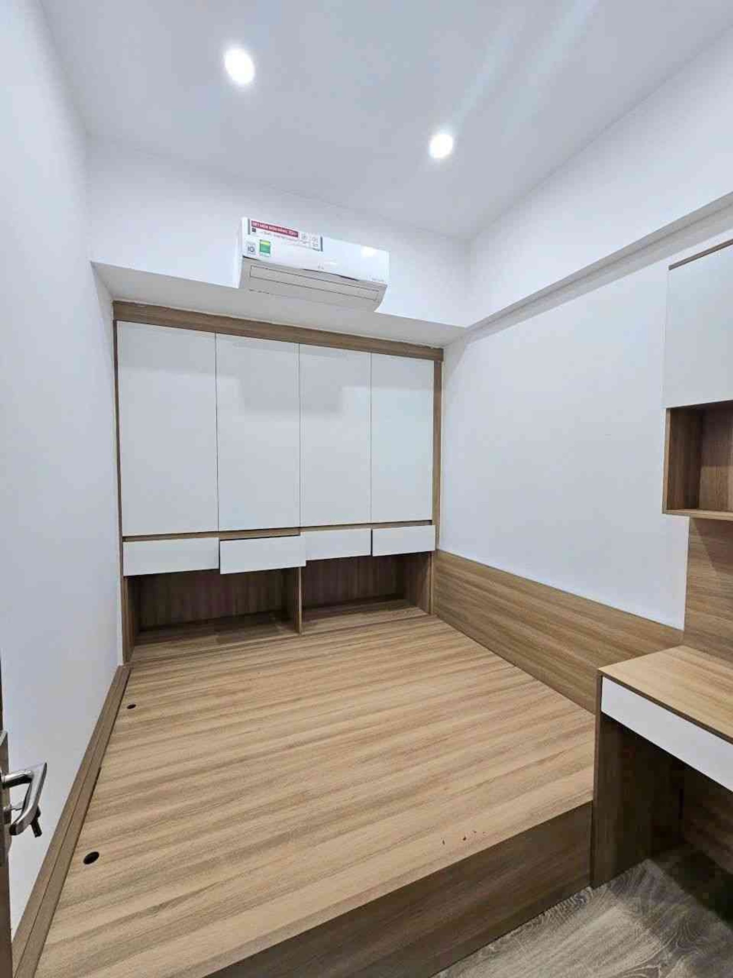 Bán nhà Nghiêm Xuân Yêm - diện tích 86m2 14 tầng - Lô góc 2 mặt thoáng - giá 6,8 tỷ