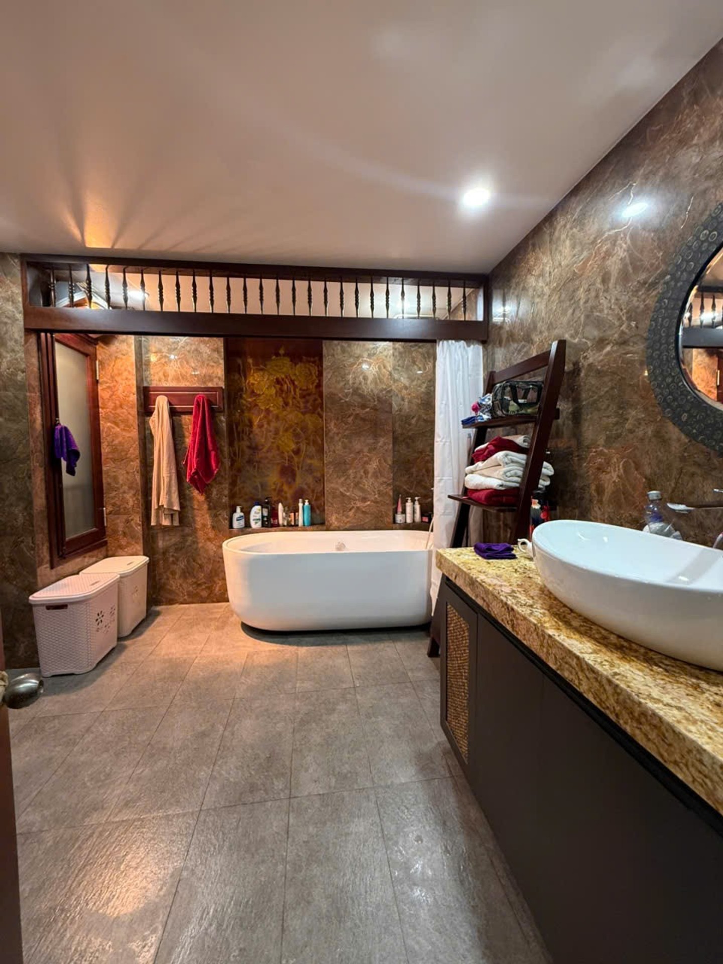 Bán nhà Khâm Thiên - diện tích 95m2 5 tầng - Lô góc 2 mặt thoáng - giá 66 tỷ