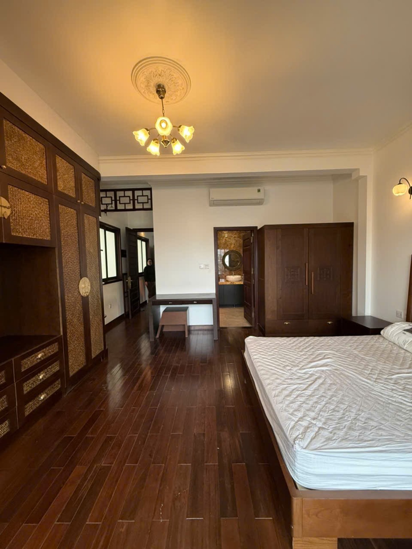 Bán nhà Khâm Thiên - diện tích 95m2 5 tầng - Lô góc 2 mặt thoáng - giá 66 tỷ