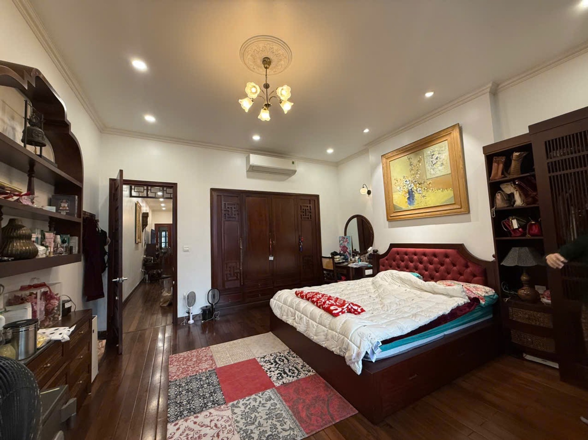 Bán nhà Khâm Thiên - diện tích 95m2 5 tầng - Lô góc 2 mặt thoáng - giá 66 tỷ