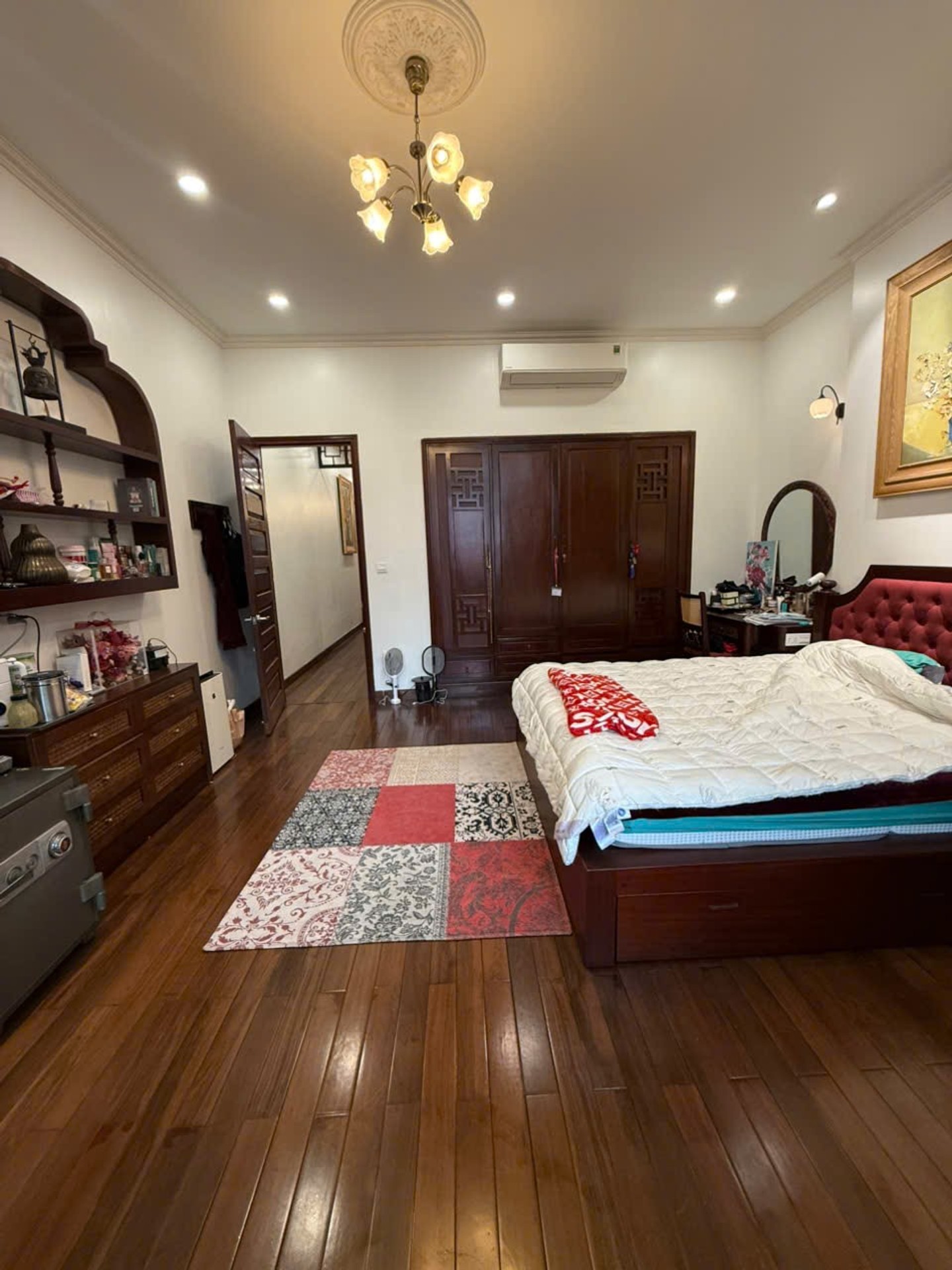 Bán nhà Khâm Thiên - diện tích 95m2 5 tầng - Lô góc 2 mặt thoáng - giá 66 tỷ