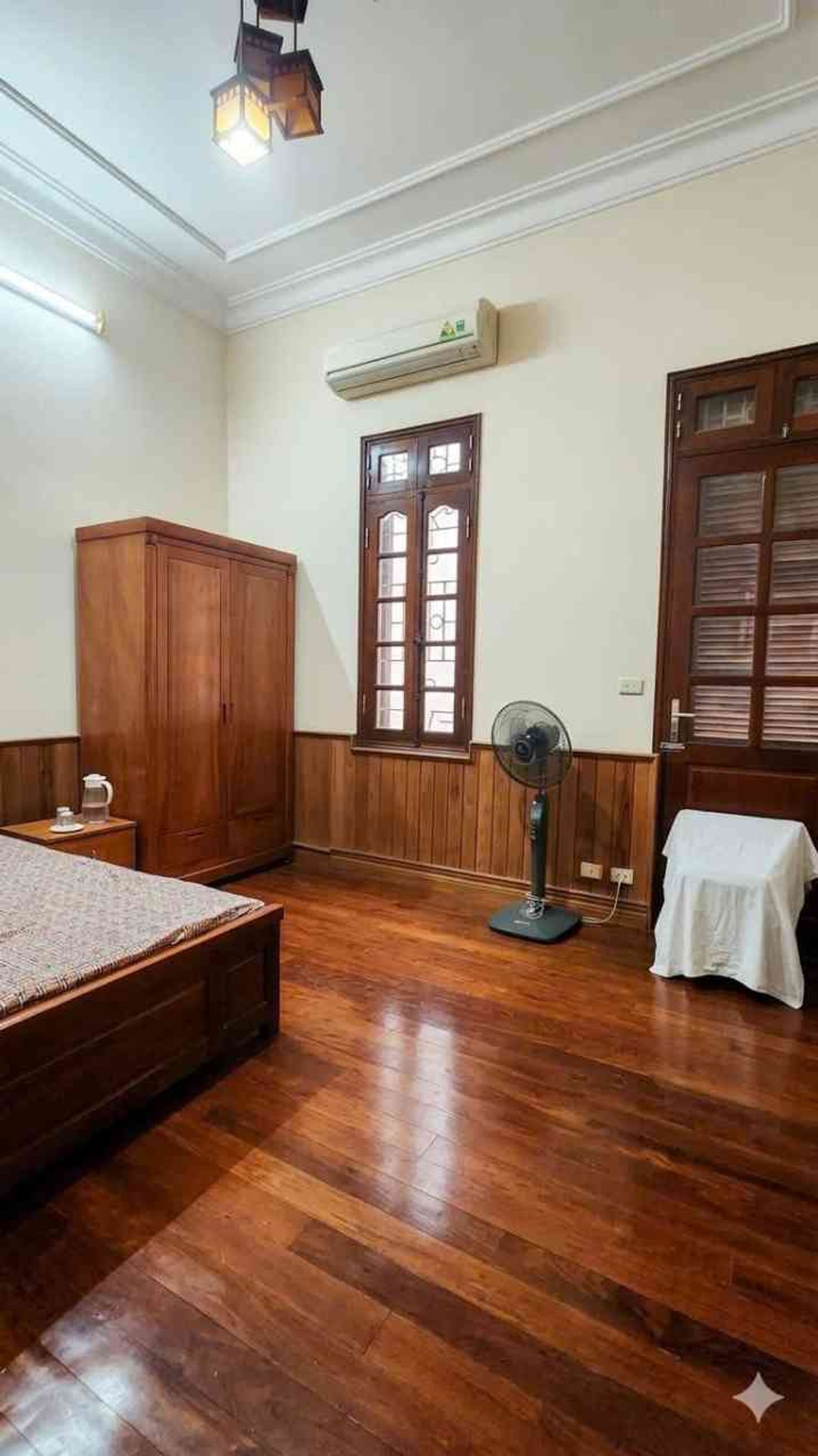 Bán nhà 177 - diện tích 177m2 4 tầng - Biệt thự sân vườn giữa trung tâm - giá 53 tỷ