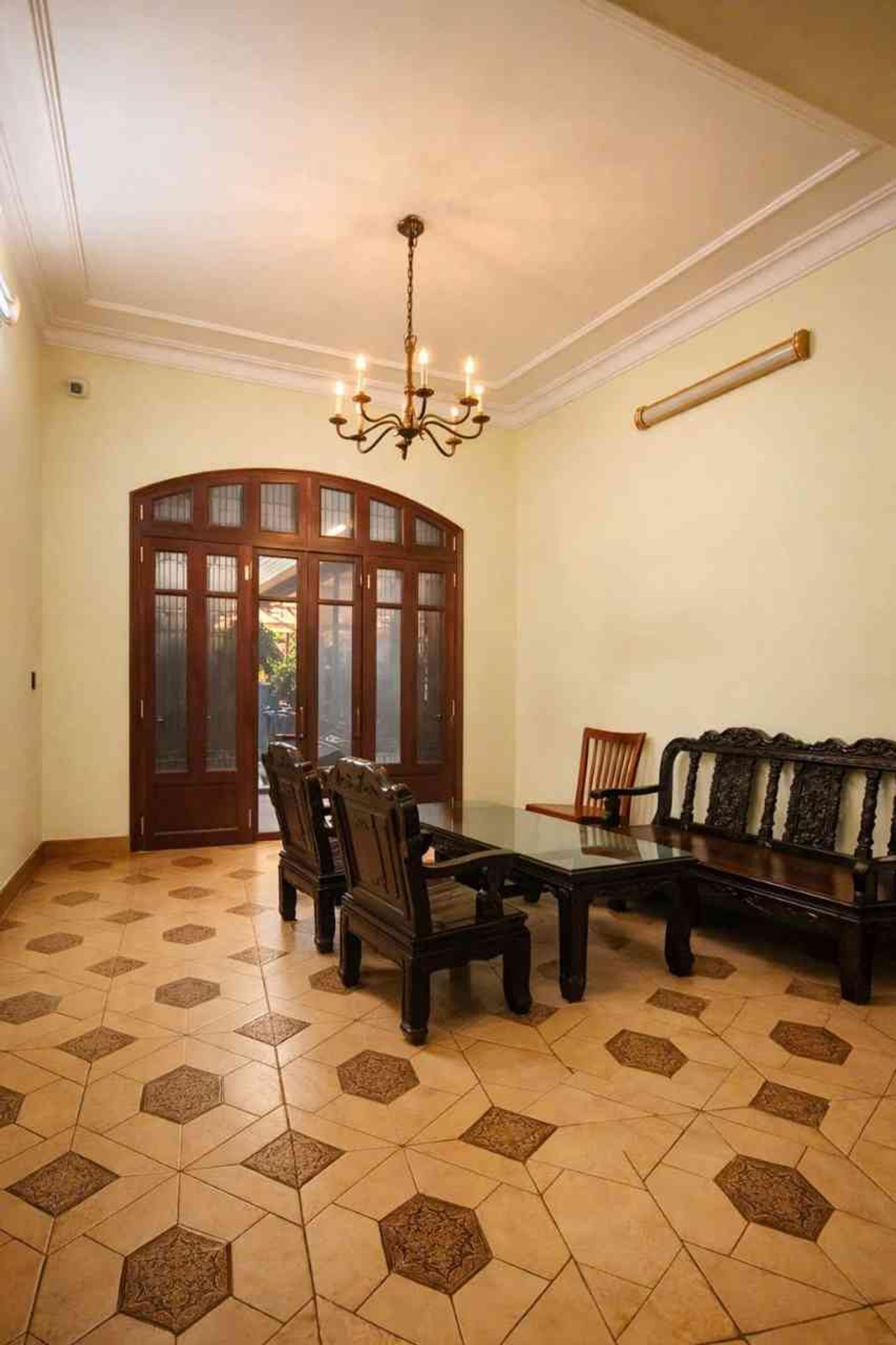 Bán nhà 177 - diện tích 177m2 4 tầng - Biệt thự sân vườn giữa trung tâm - giá 53 tỷ