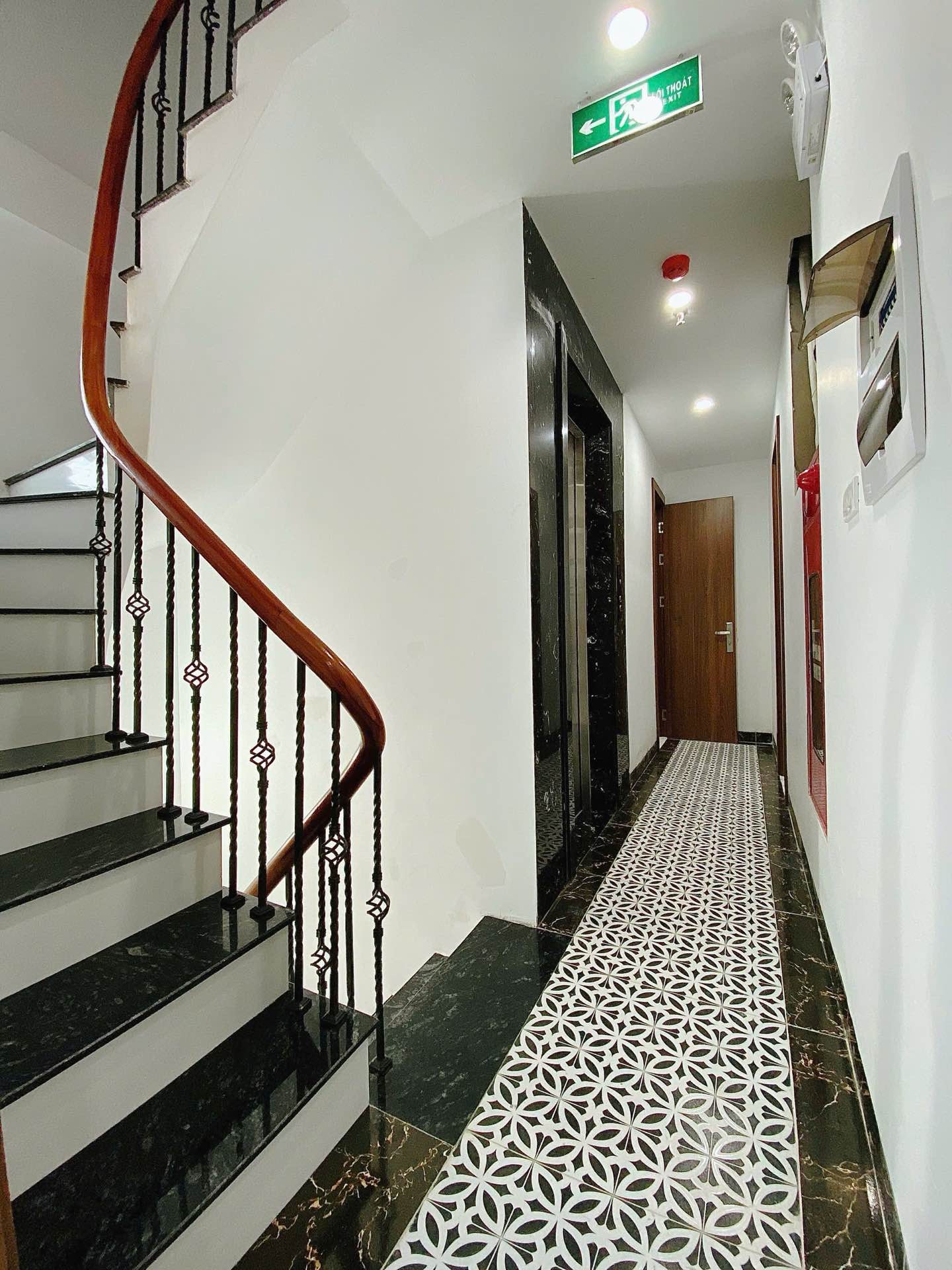 Bán nhà Kim Ngưu - diện tích 69m2 8 tầng - SIÊU PHẨM DÒNG TIỀN - giá 20,5 tỷ