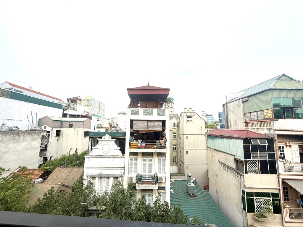 Bán nhà Triệu Việt Vương - diện tích 29,6m2 7 tầng - Mặt phố VIP trung tâm - giá 29,5 tỷ