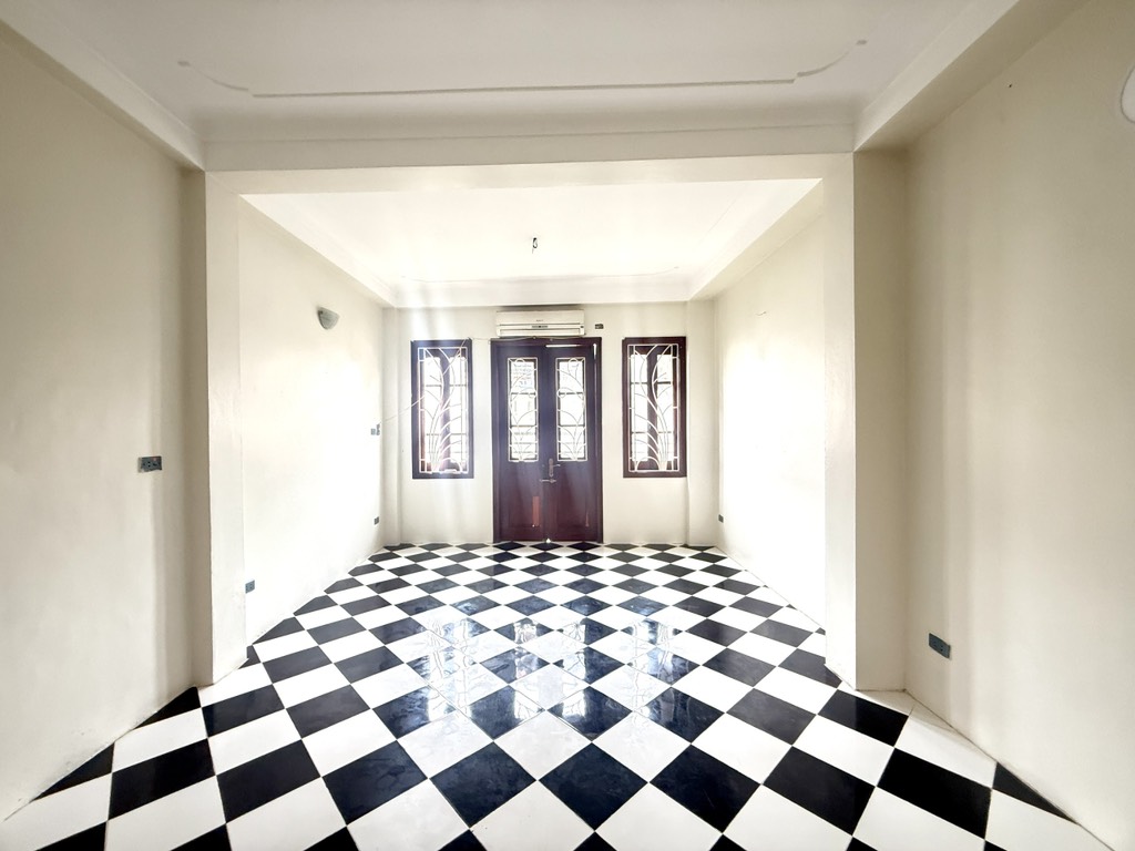 Bán nhà Triệu Việt Vương - diện tích 29,6m2 7 tầng - Mặt phố VIP trung tâm - giá 29,5 tỷ