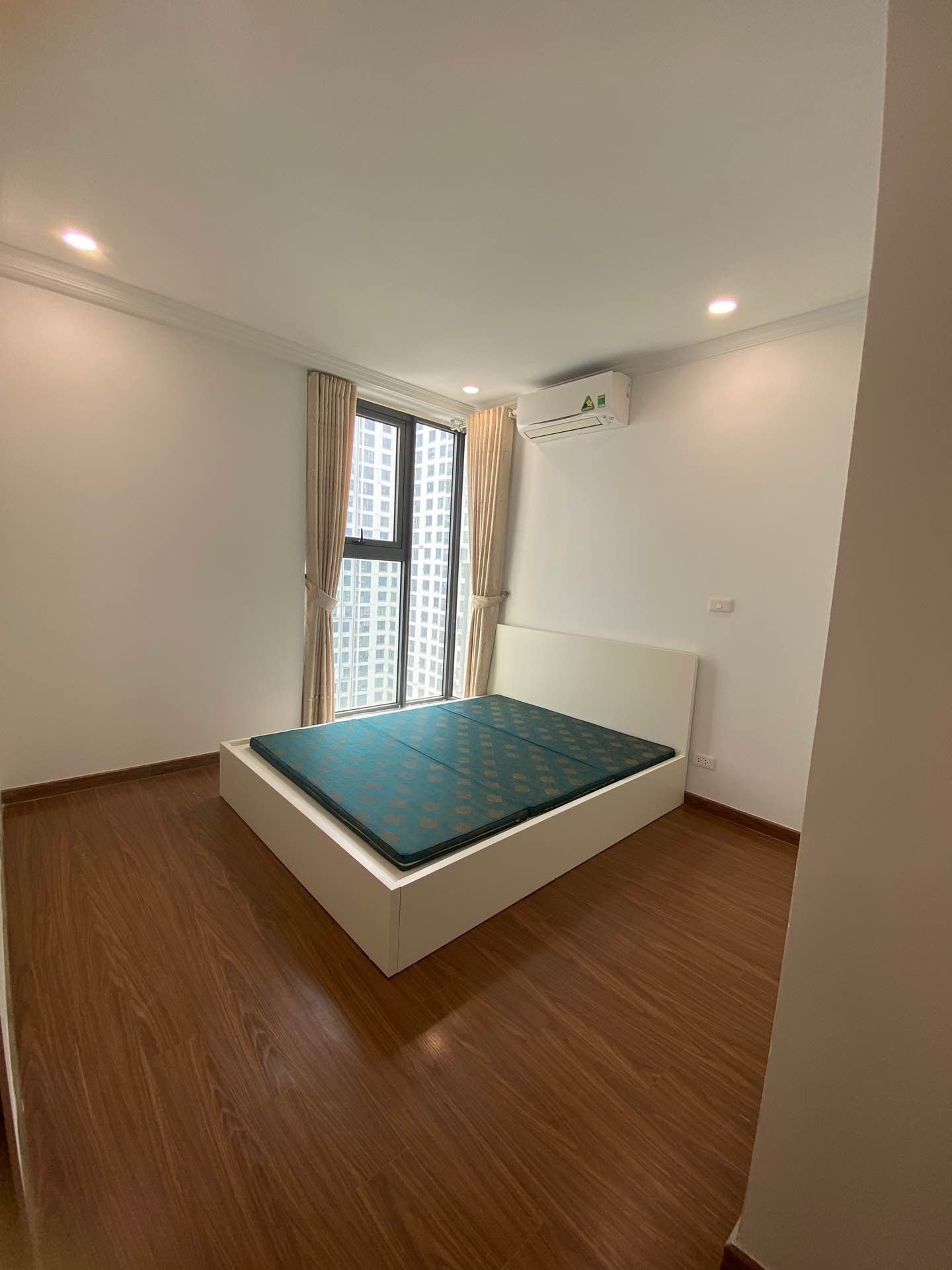Bán nhà Nguyễn Xiển - diện tích 74m2 1 tầng - Căn hộ chung cư Ecogreen - giá 6,8 tỷ