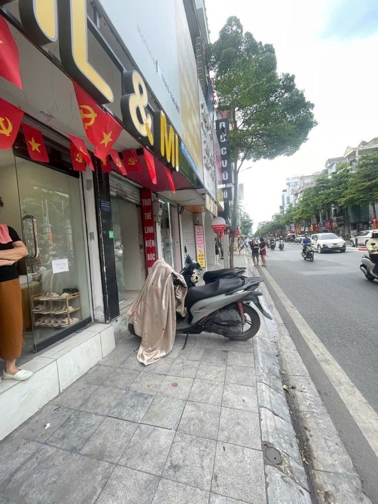 Bán nhà Tôn Đức Thắng - diện tích 92m2 2 tầng - Mặt tiền rộng, vuông vắn - giá 99 tỷ