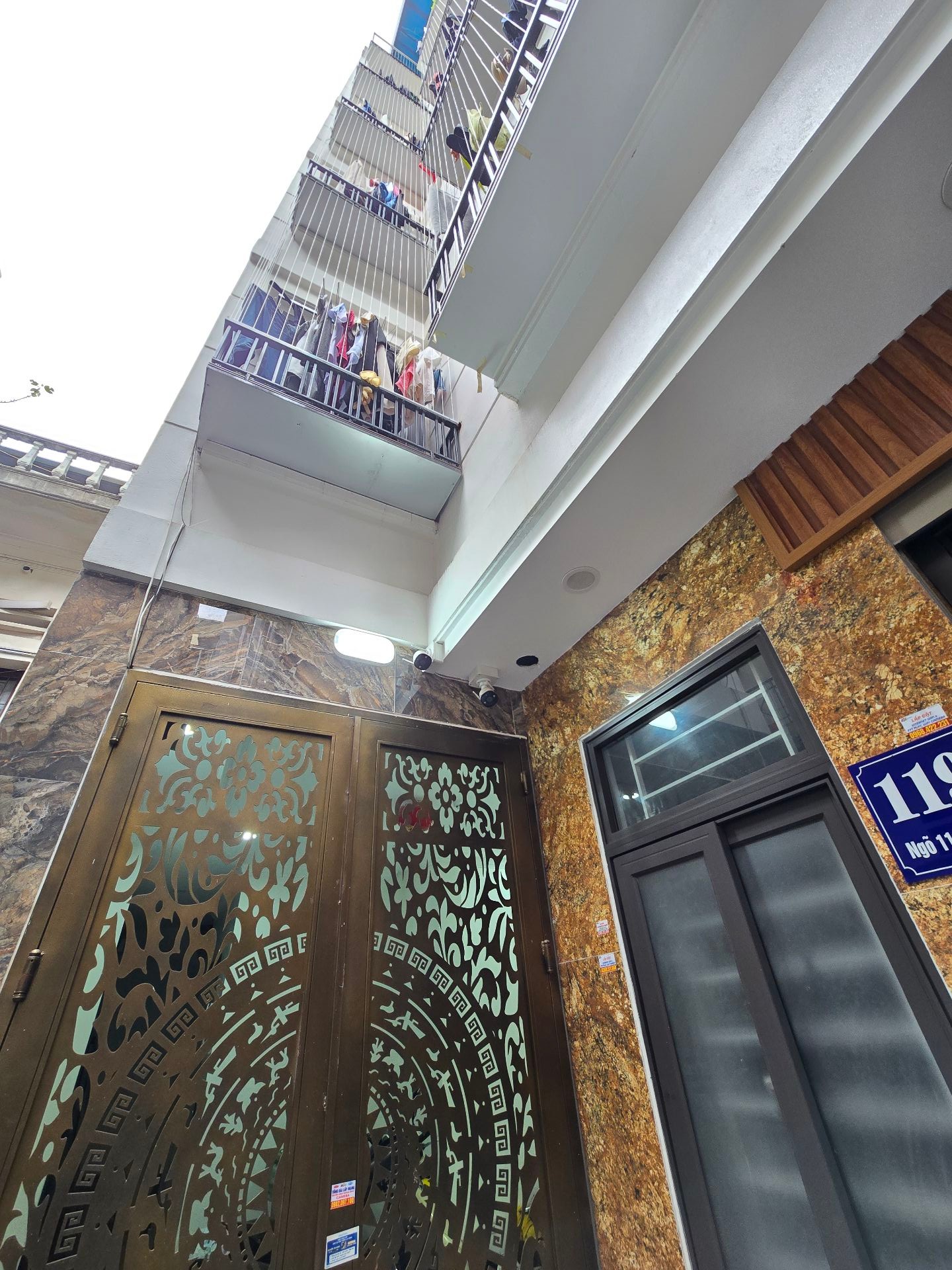 Bán nhà Giáp Bát - diện tích 43m2 6 tầng - Thang máy - giá 10,2 tỷ