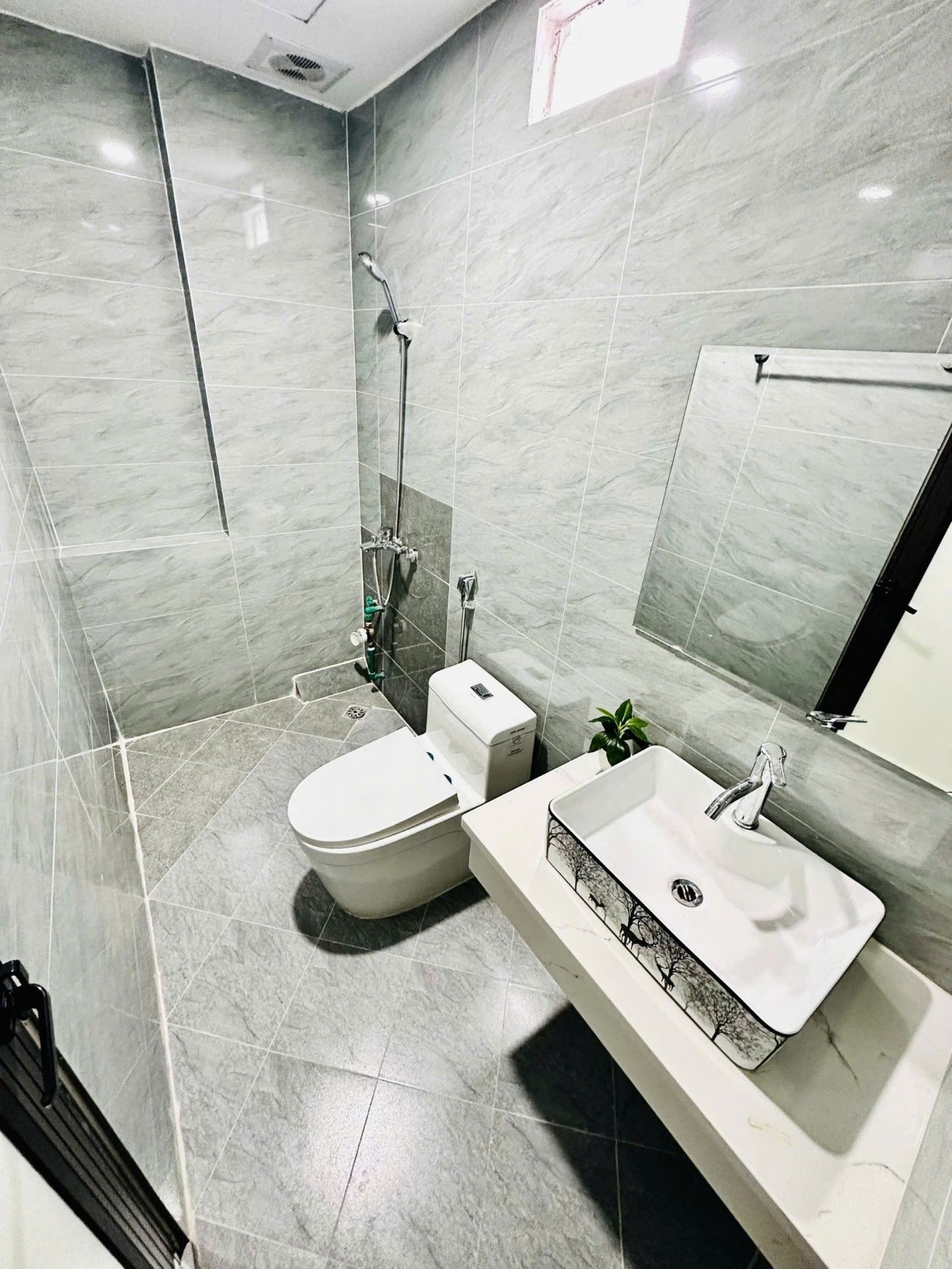 Bán nhà Giáp Bát - diện tích 43m2 6 tầng - Thang máy - giá 10,2 tỷ