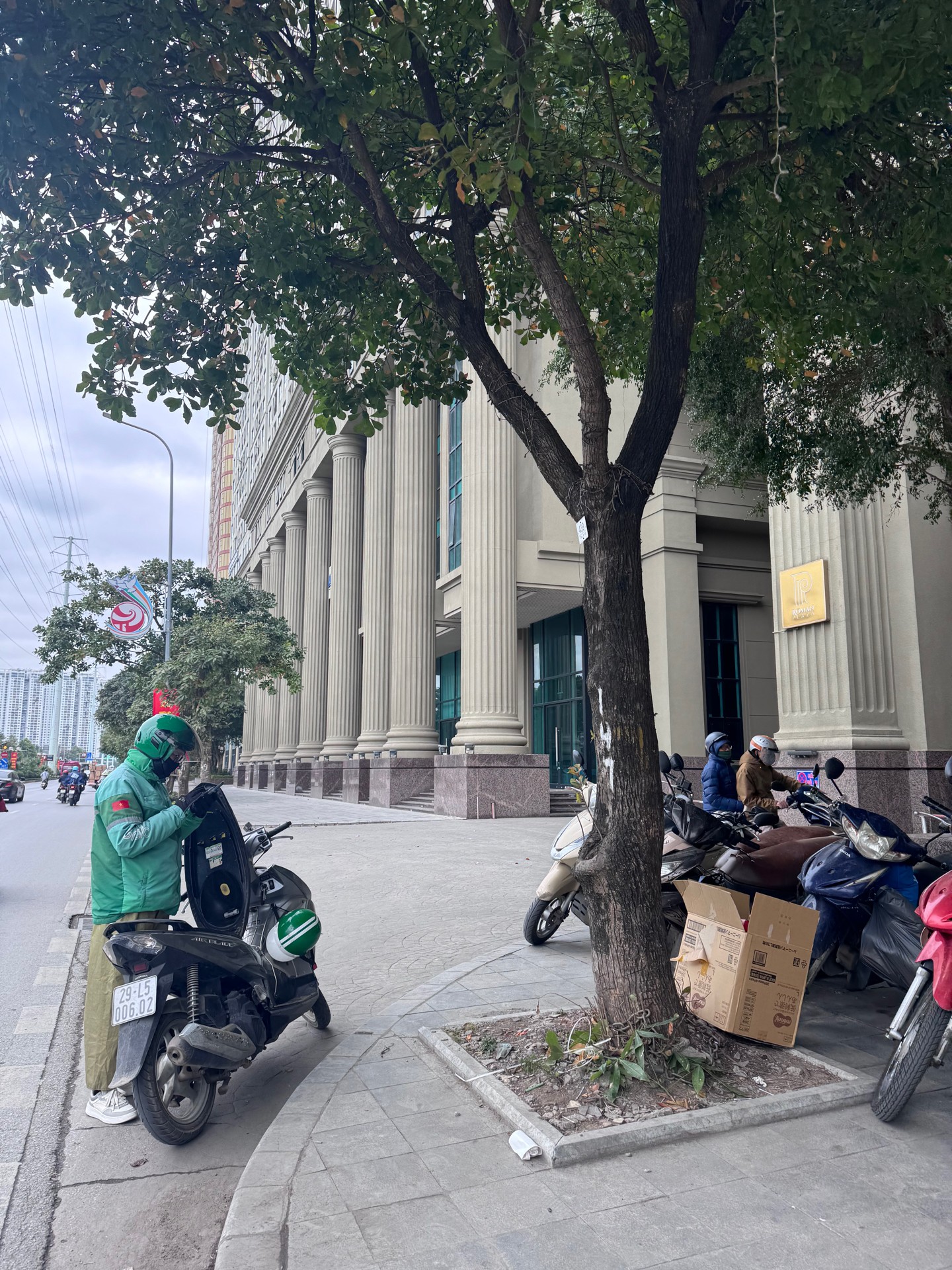 Bán nhà Tố Hữu - diện tích 1663m2 1 tầng - Thoáng trước, sau - giá 83 tỷ