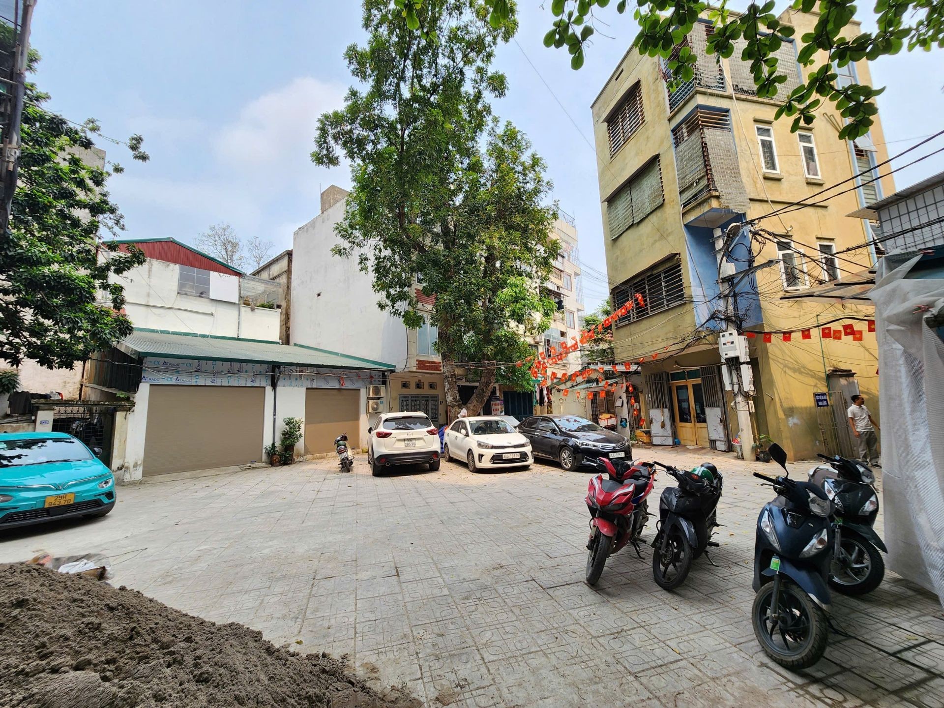 Bán nhà Lương Thế Vinh - diện tích 76m2 7 tầng - Thoáng trước, sau - giá 28,3 tỷ