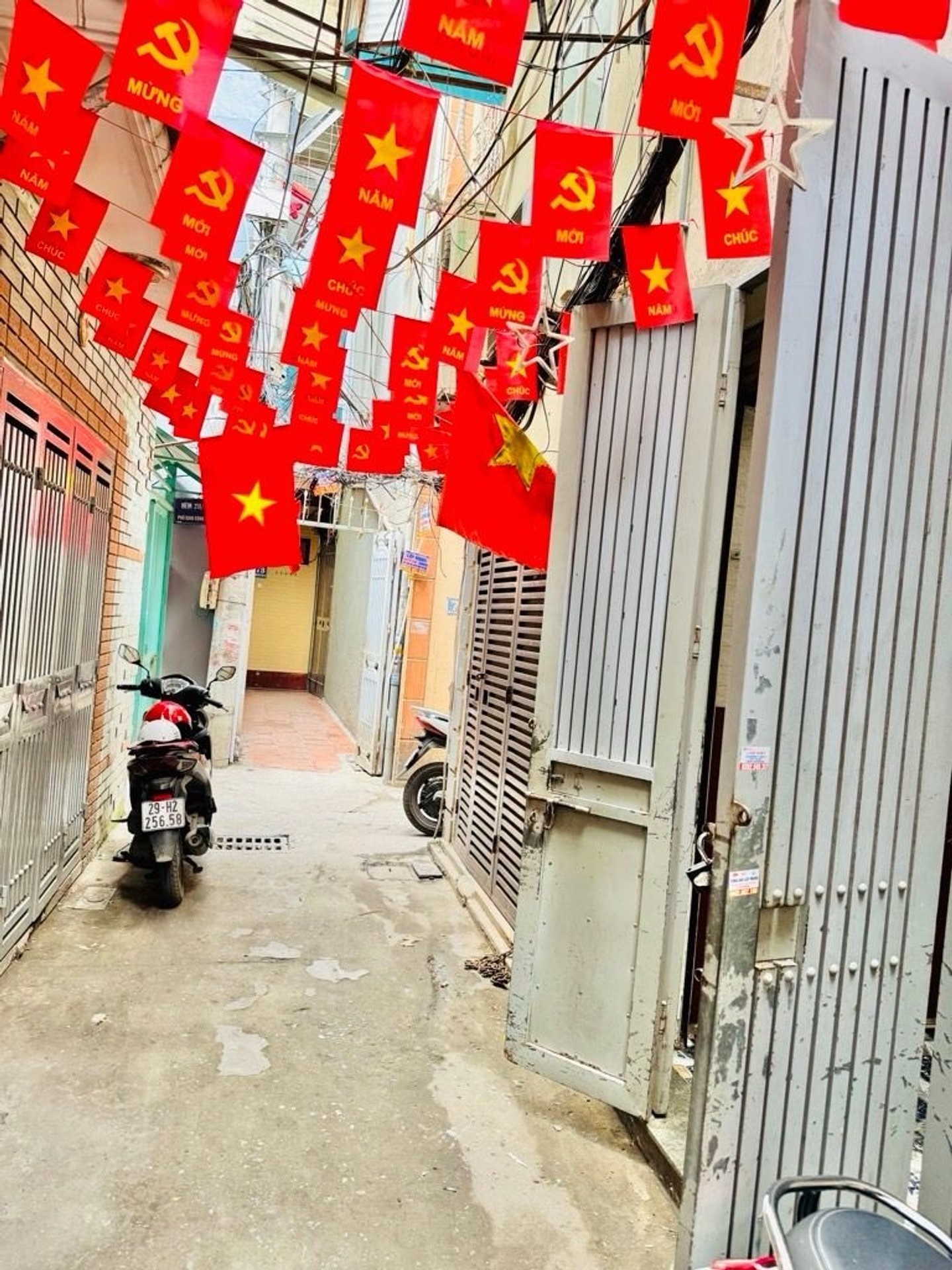 Bán nhà Định Công Thượng - diện tích 22m2 3 tầng - Ngõ ô tô tránh - giá Nhỉnh 2 tỷ