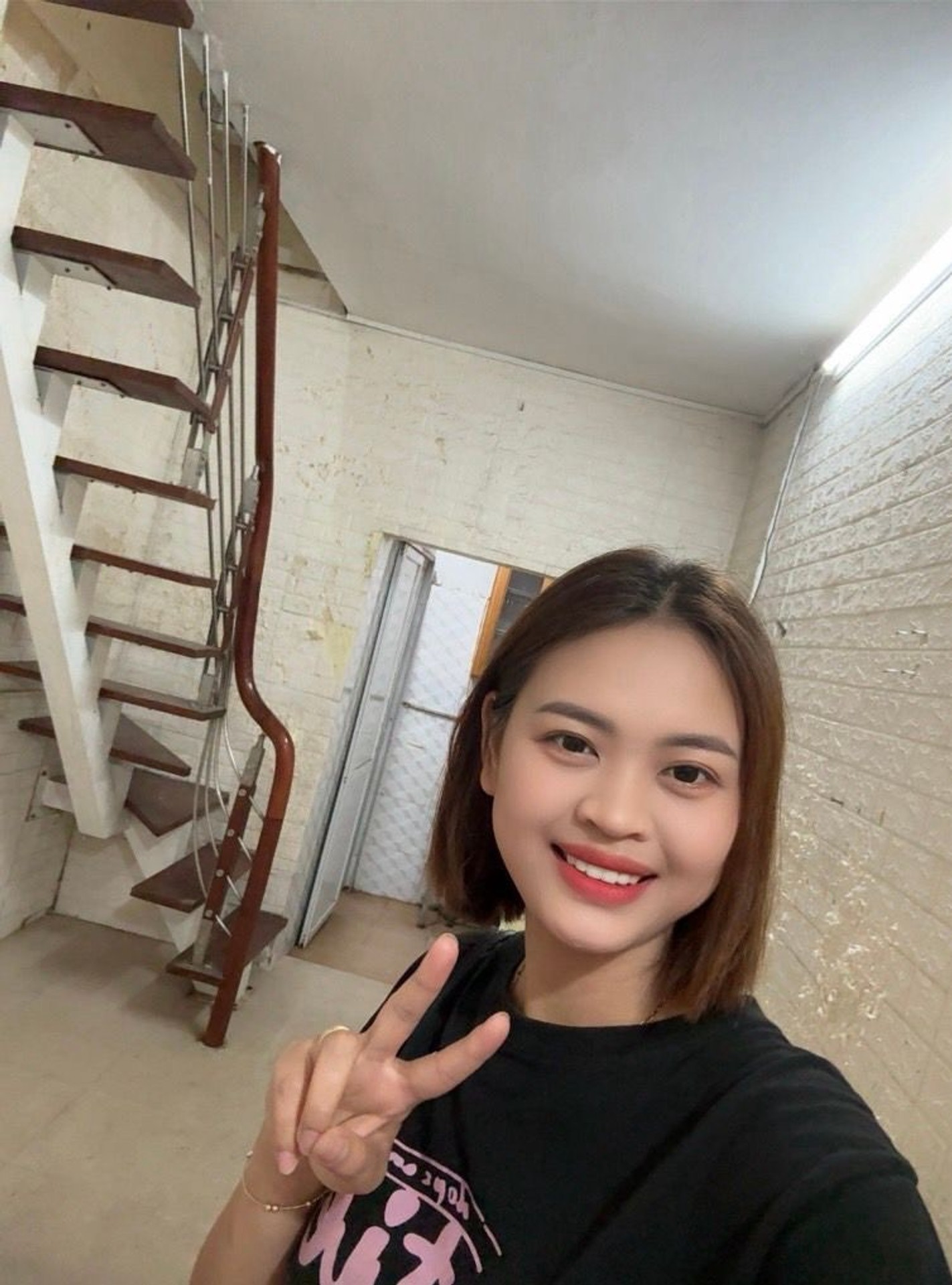 Bán nhà Định Công Thượng - diện tích 22m2 3 tầng - Ngõ ô tô tránh - giá Nhỉnh 2 tỷ