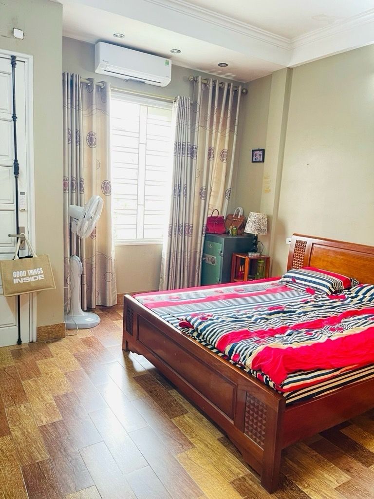 Bán nhà Kim Giang - diện tích 230m2 4 tầng - Phân lô ô tô tránh - giá 51 tỷ