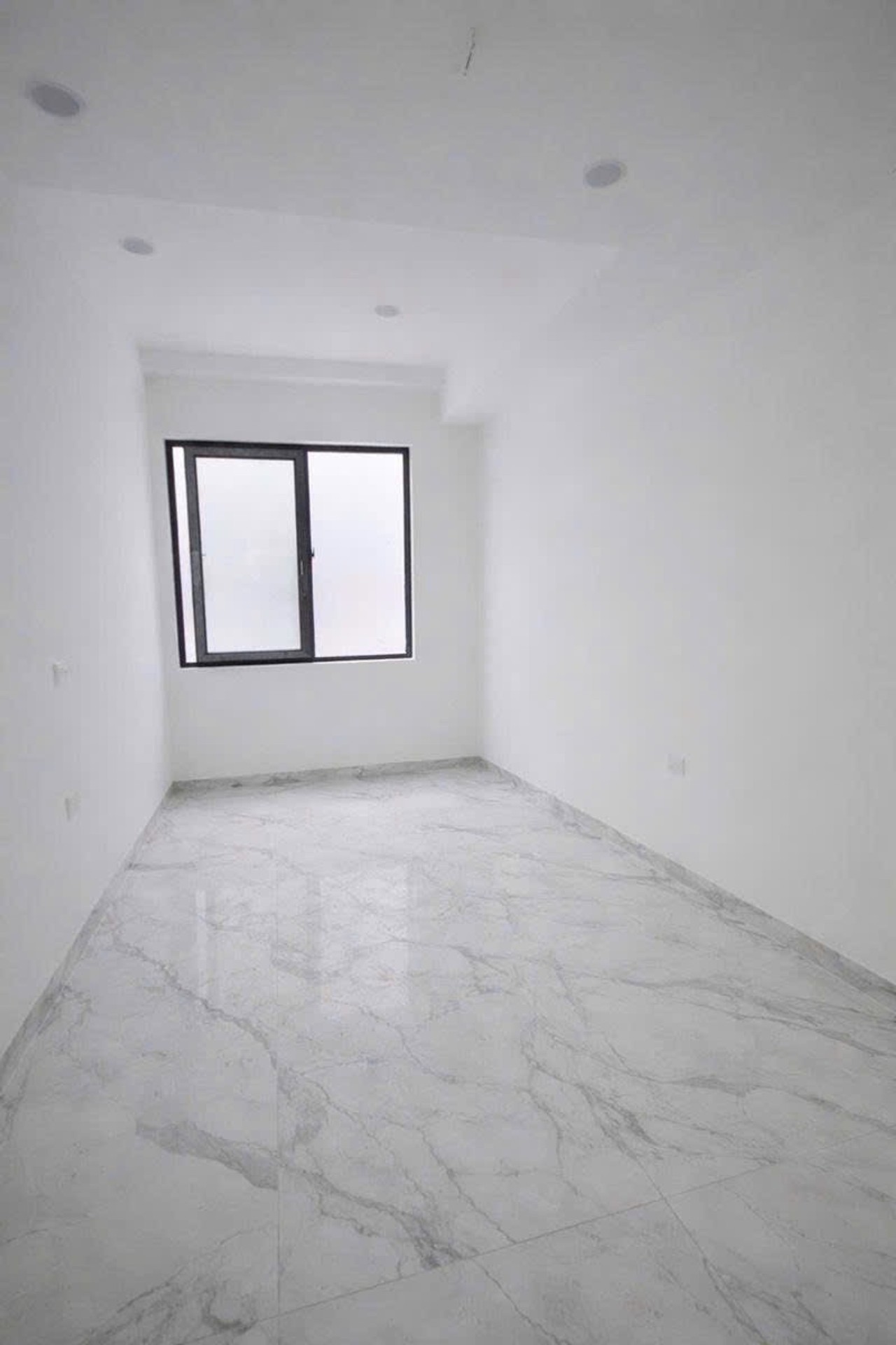 Bán nhà Định Công Hạ - diện tích 85m2 8 tầng - Ngõ ô tô thông kinh doanh - giá 23,5 tỷ