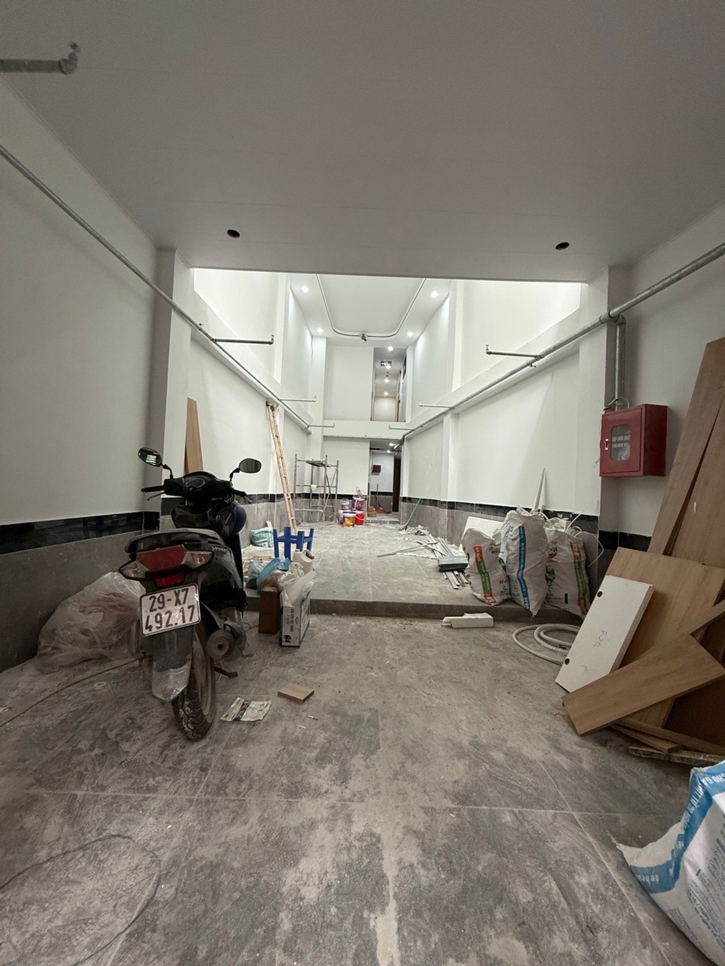 Bán nhà Định Công Hạ - diện tích 85m2 8 tầng - Ngõ ô tô thông kinh doanh - giá 23,5 tỷ