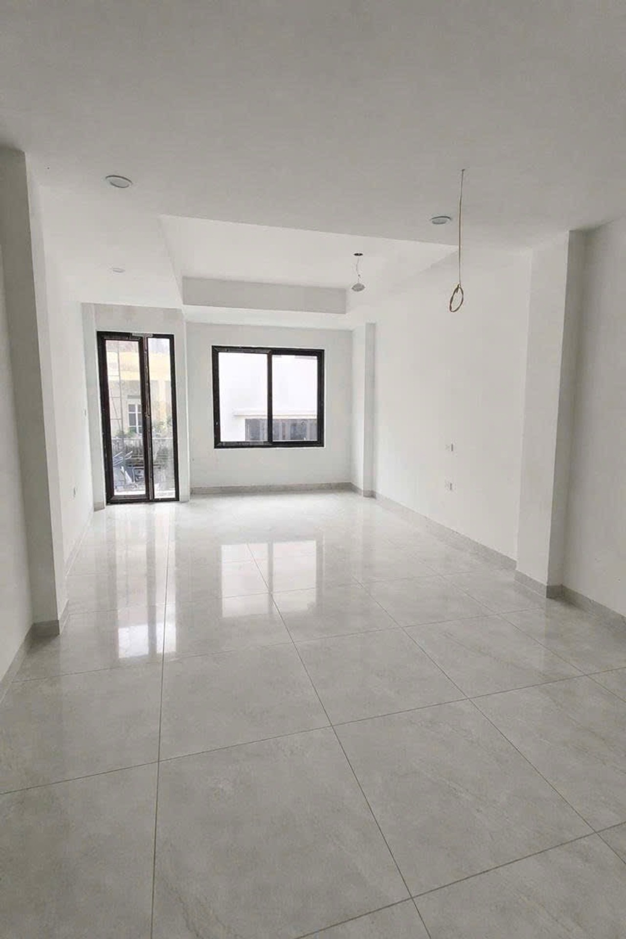 Bán nhà Định Công Hạ - diện tích 85m2 8 tầng - Ngõ ô tô thông kinh doanh - giá 23,5 tỷ