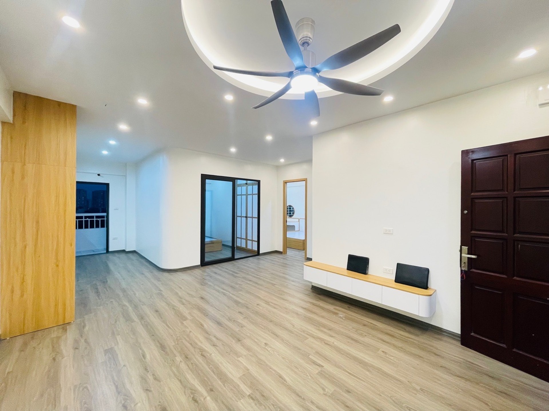 Bán nhà CT16 - diện tích 81m2 10 tầng - Căn hộ đẹp, view thoáng - giá 8,35 tỷ