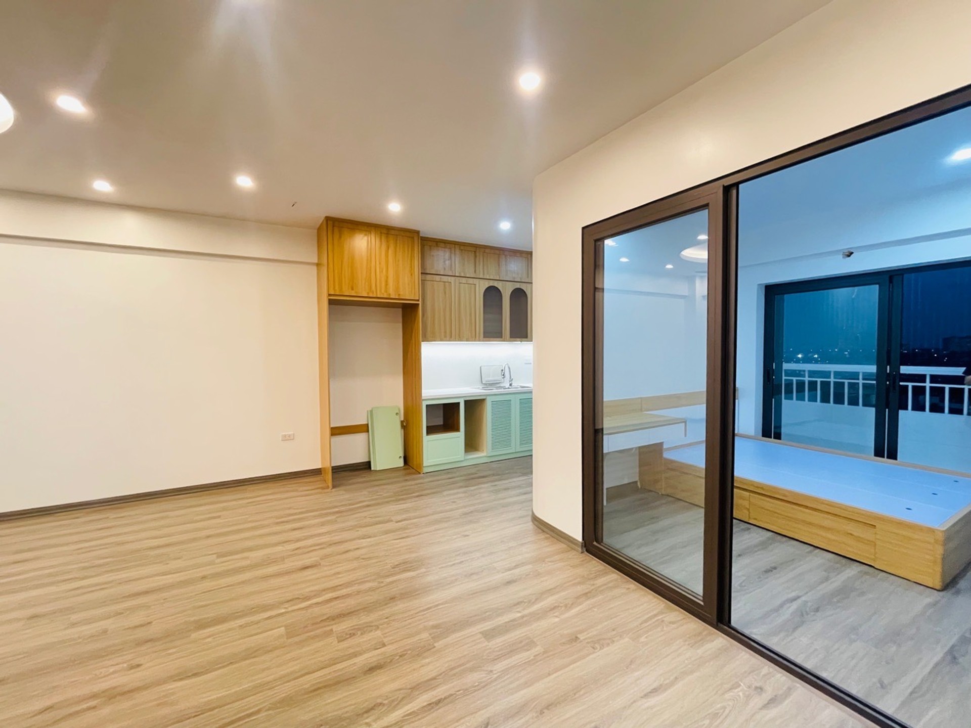 Bán nhà CT16 - diện tích 81m2 10 tầng - Căn hộ đẹp, view thoáng - giá 8,35 tỷ