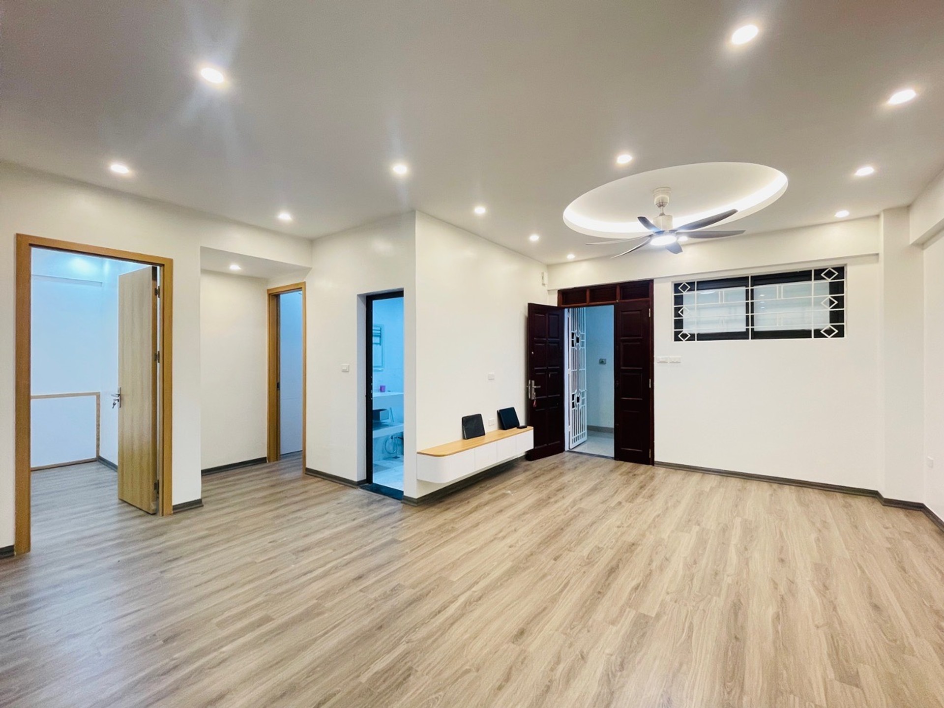 Bán nhà CT16 - diện tích 81m2 10 tầng - Căn hộ đẹp, view thoáng - giá 8,35 tỷ