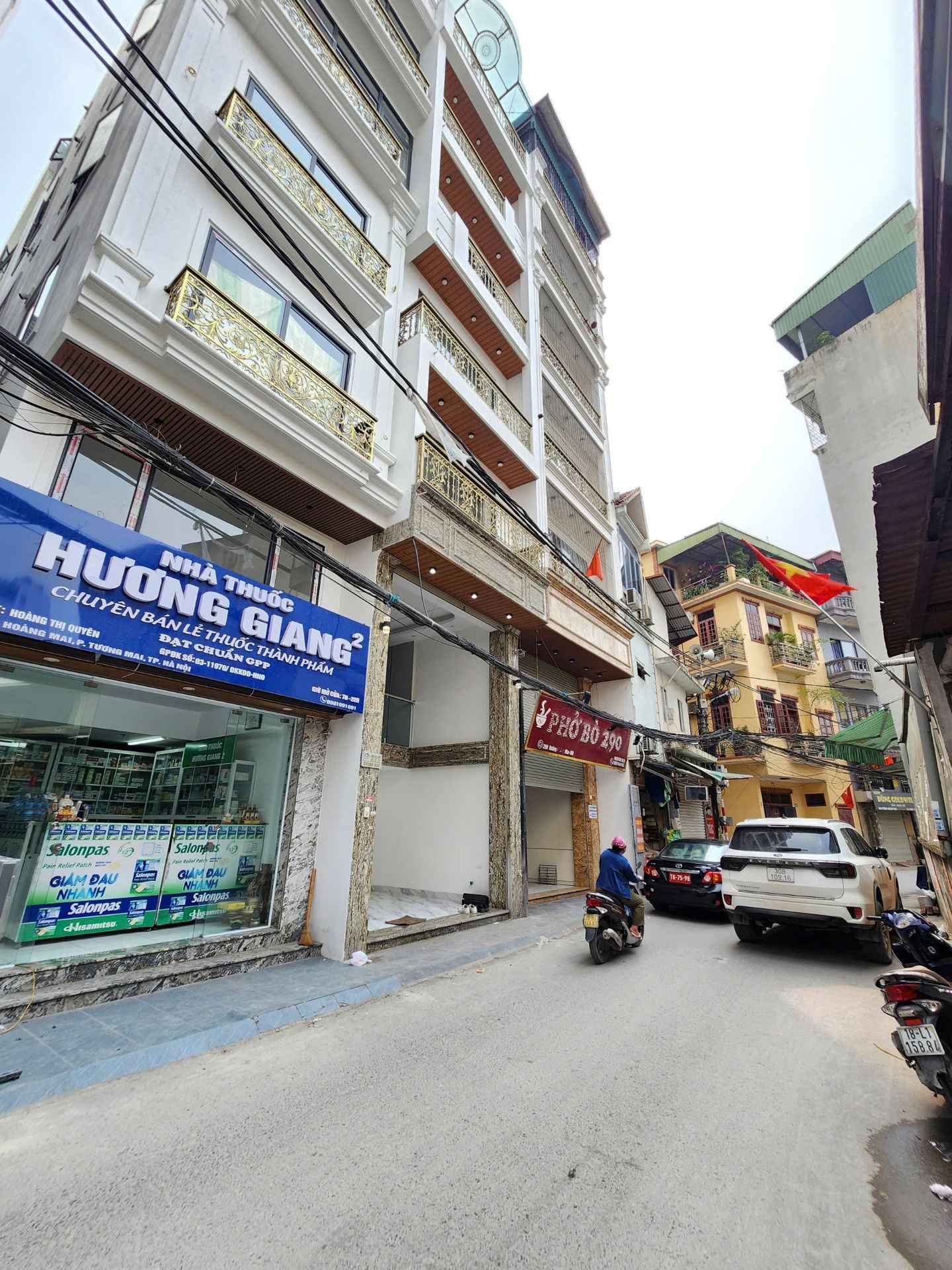Bán nhà Hoàng Mai - diện tích 40m2 7 tầng - MẶT PHỐ - Ô TÔ TRÁNH - KINH DOANH - giá 18,3 tỷ