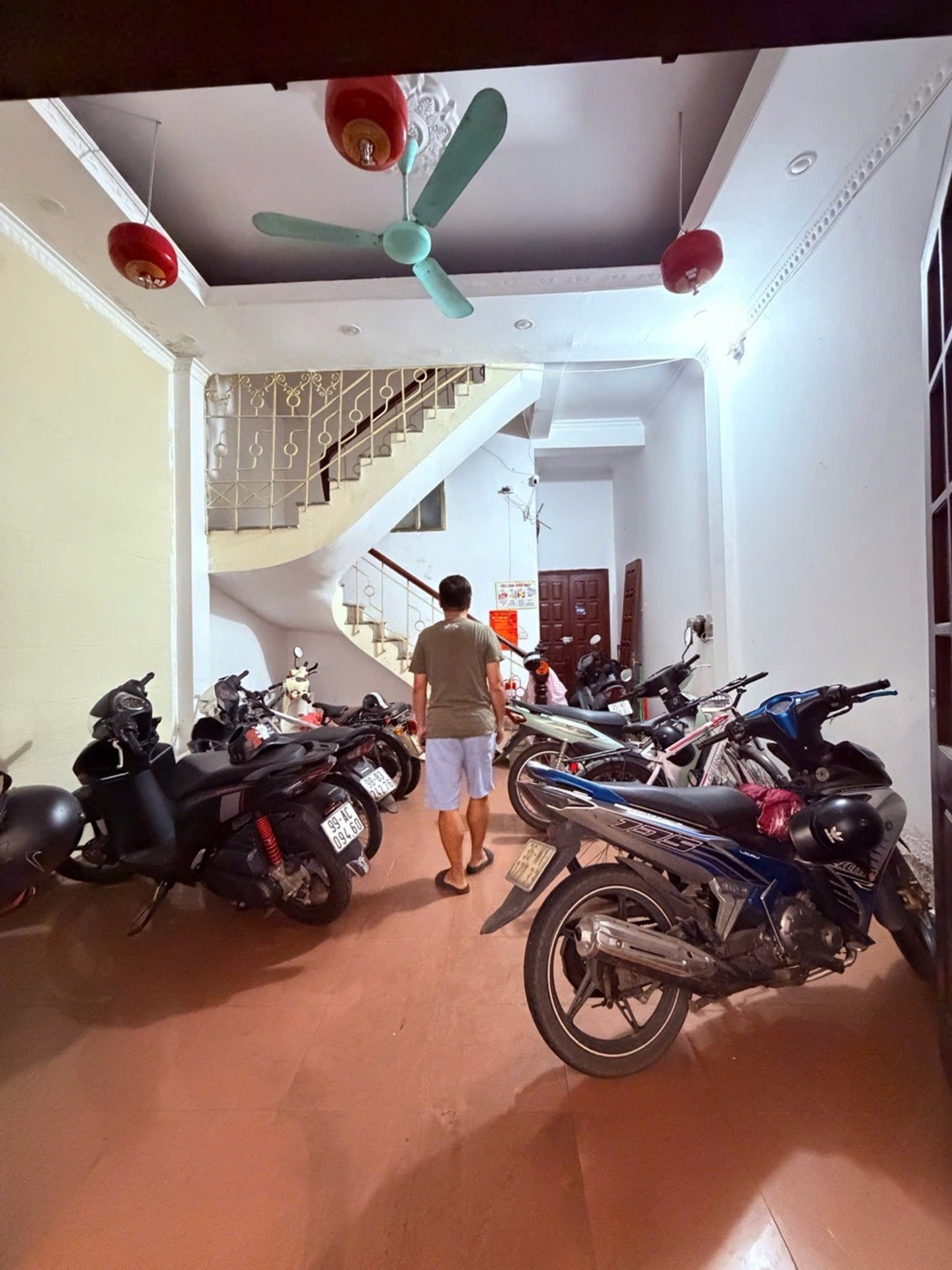 Bán nhà Bạch Mai - diện tích 56m2 5 tầng - ngõ ô tô lý thuyết - giá 14,5 tỷ