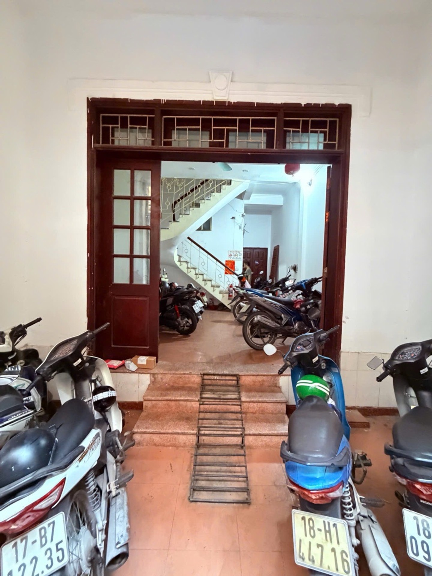 Bán nhà Bạch Mai - diện tích 56m2 5 tầng - ngõ ô tô lý thuyết - giá 14,5 tỷ