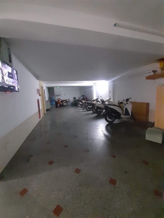 Bán nhà Hoàng Văn Thái - diện tích 145m2 9 tầng - Tòa văn phòng - giá 50 tỷ