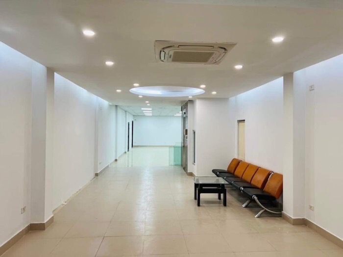 Bán nhà Hoàng Văn Thái - diện tích 145m2 9 tầng - Tòa văn phòng - giá 50 tỷ