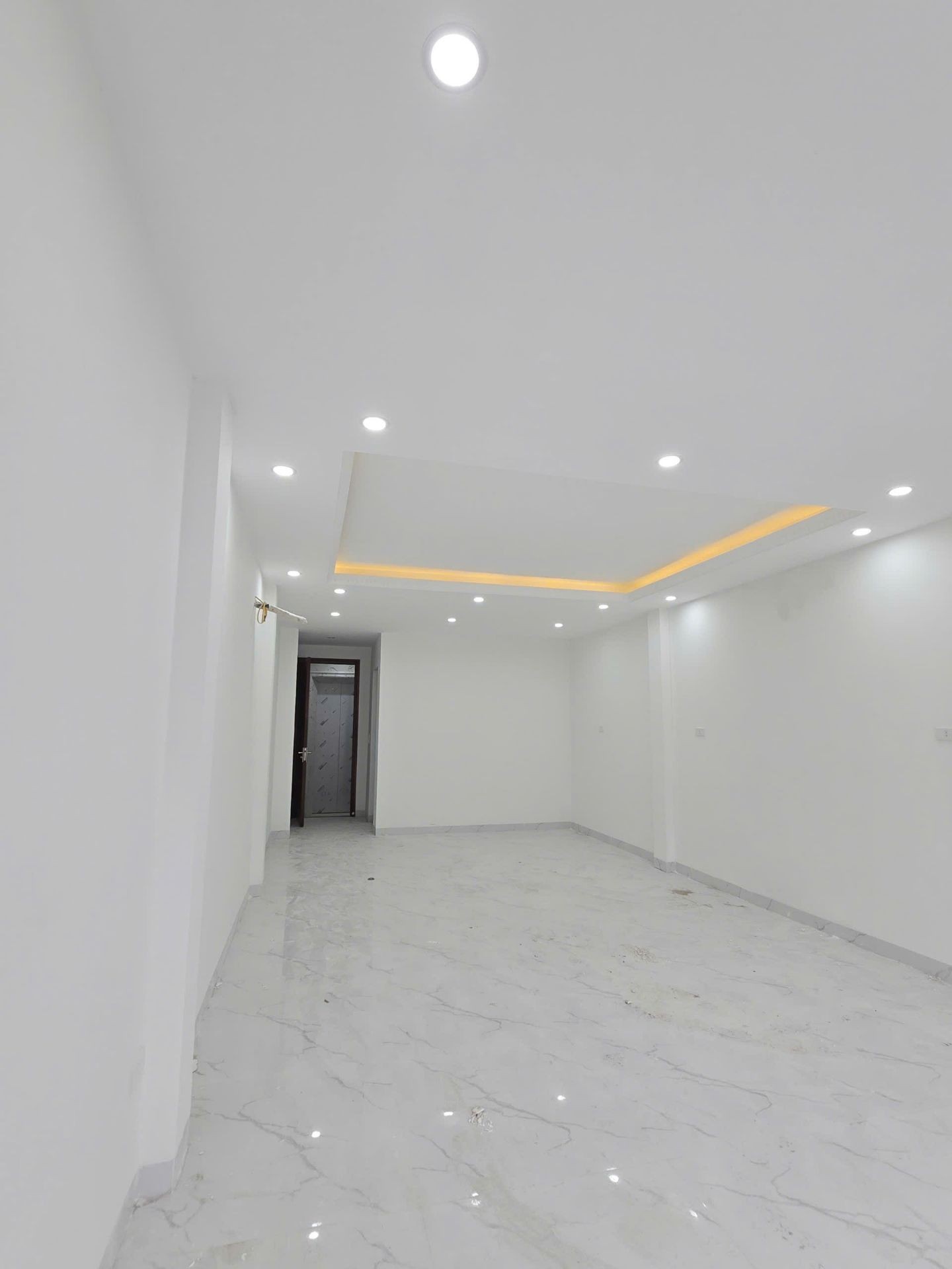 Bán nhà Kim Đồng - diện tích 56.5m2 6 tầng - Kinh doanh đỉnh - giá 35 tỷ