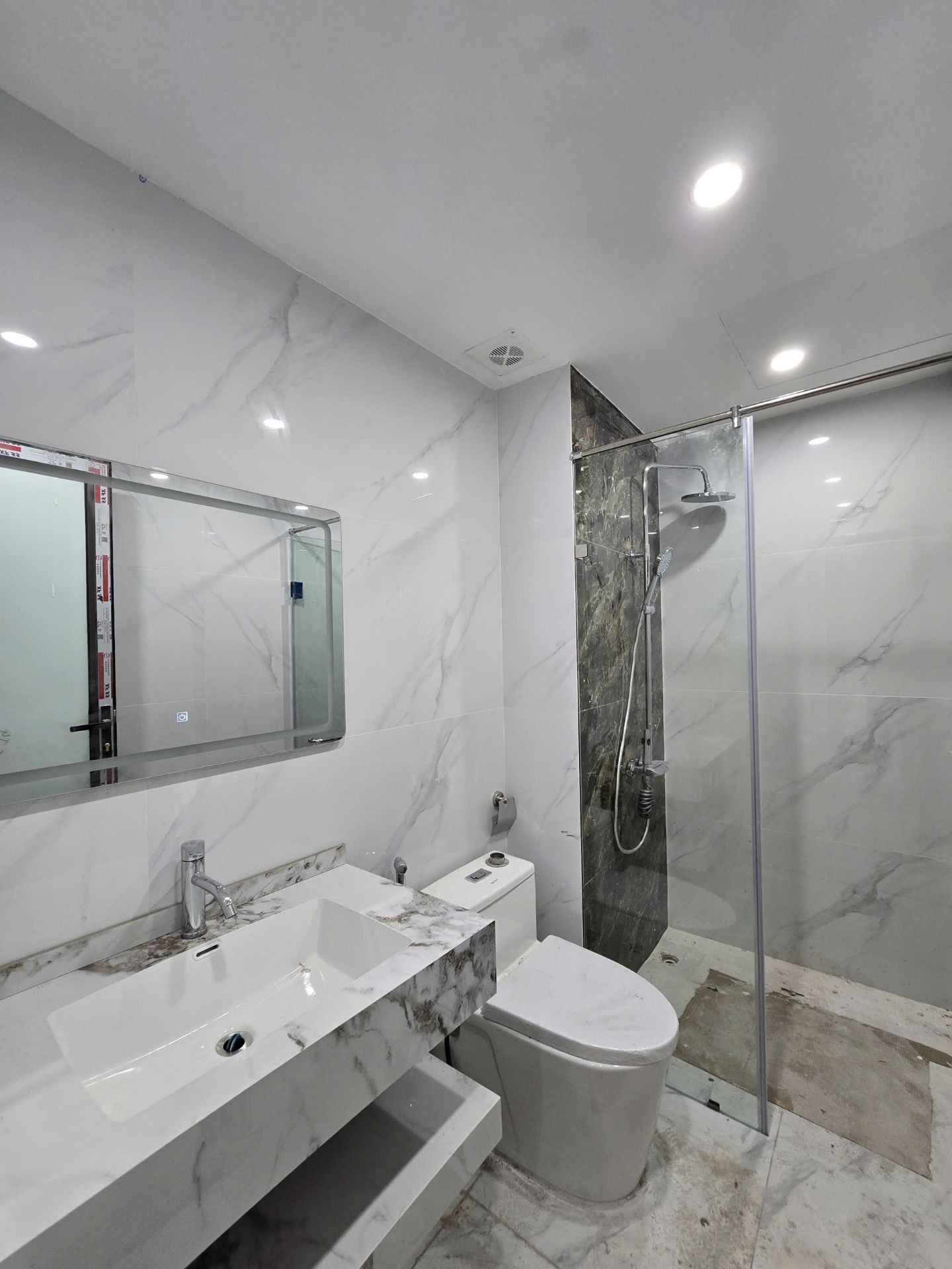 Bán nhà Kim Đồng - diện tích 56.5m2 6 tầng - Kinh doanh đỉnh - giá 35 tỷ