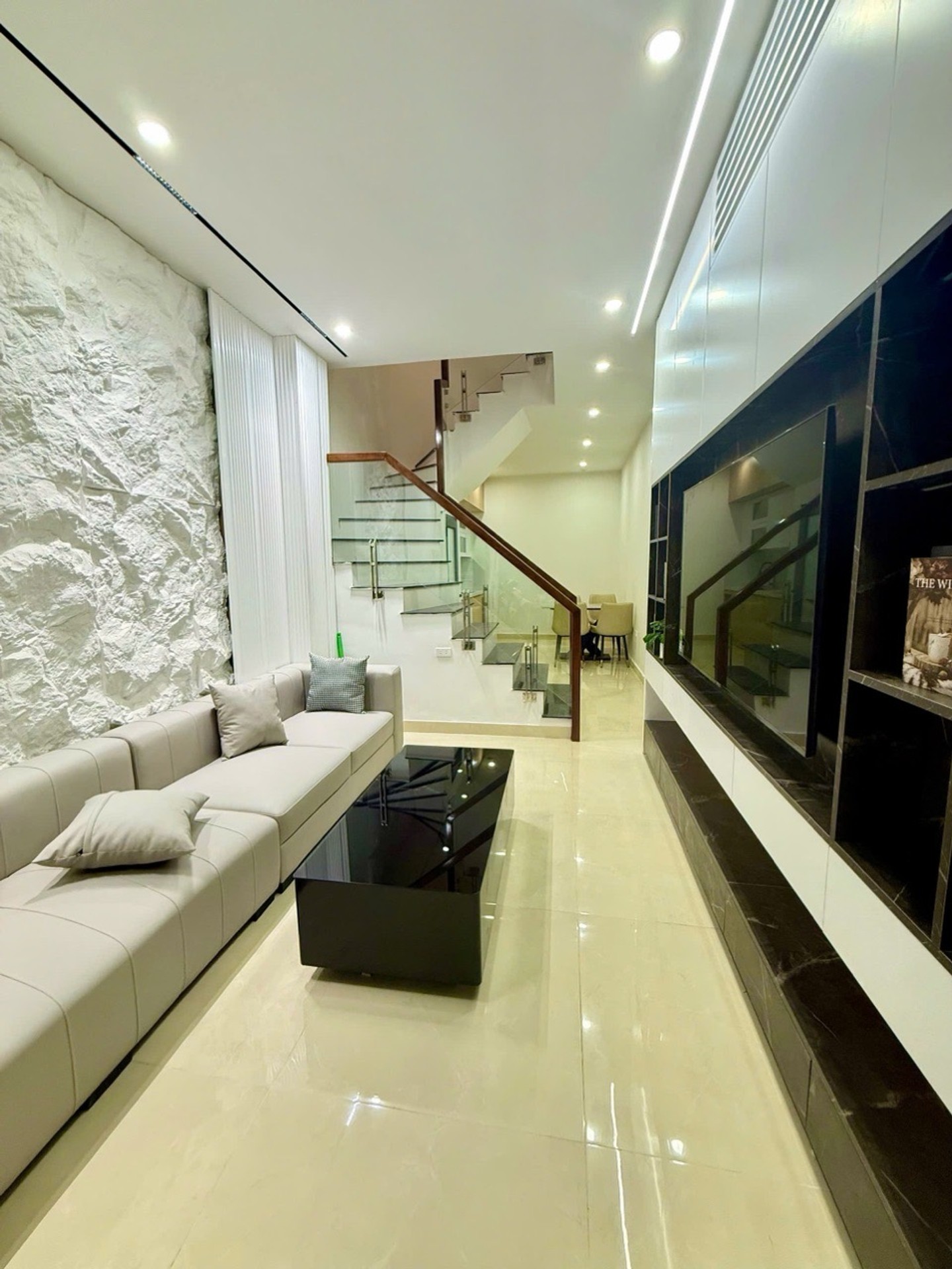 Bán nhà Lương Khánh Thiện - diện tích 33m2 4 tầng - ô tô gần nhà - giá 8,3 tỷ