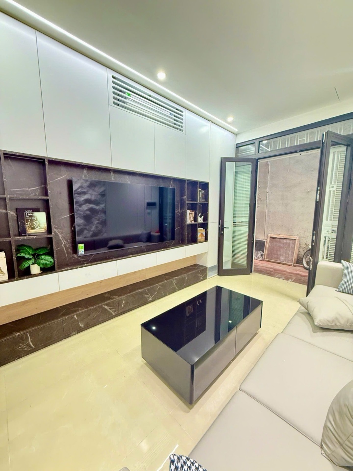 Bán nhà Lương Khánh Thiện - diện tích 33m2 4 tầng - ô tô gần nhà - giá 8,3 tỷ