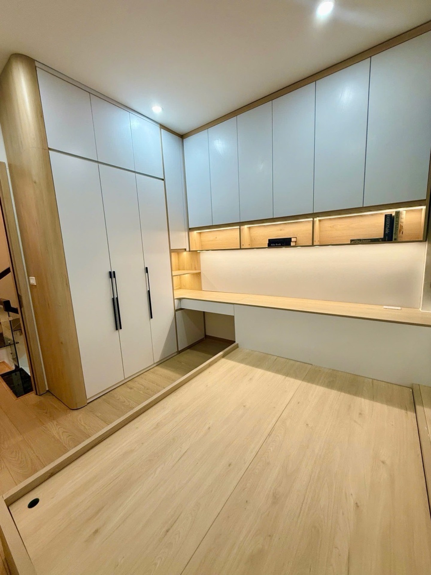 Bán nhà Lương Khánh Thiện - diện tích 33m2 4 tầng - ô tô gần nhà - giá 8,3 tỷ