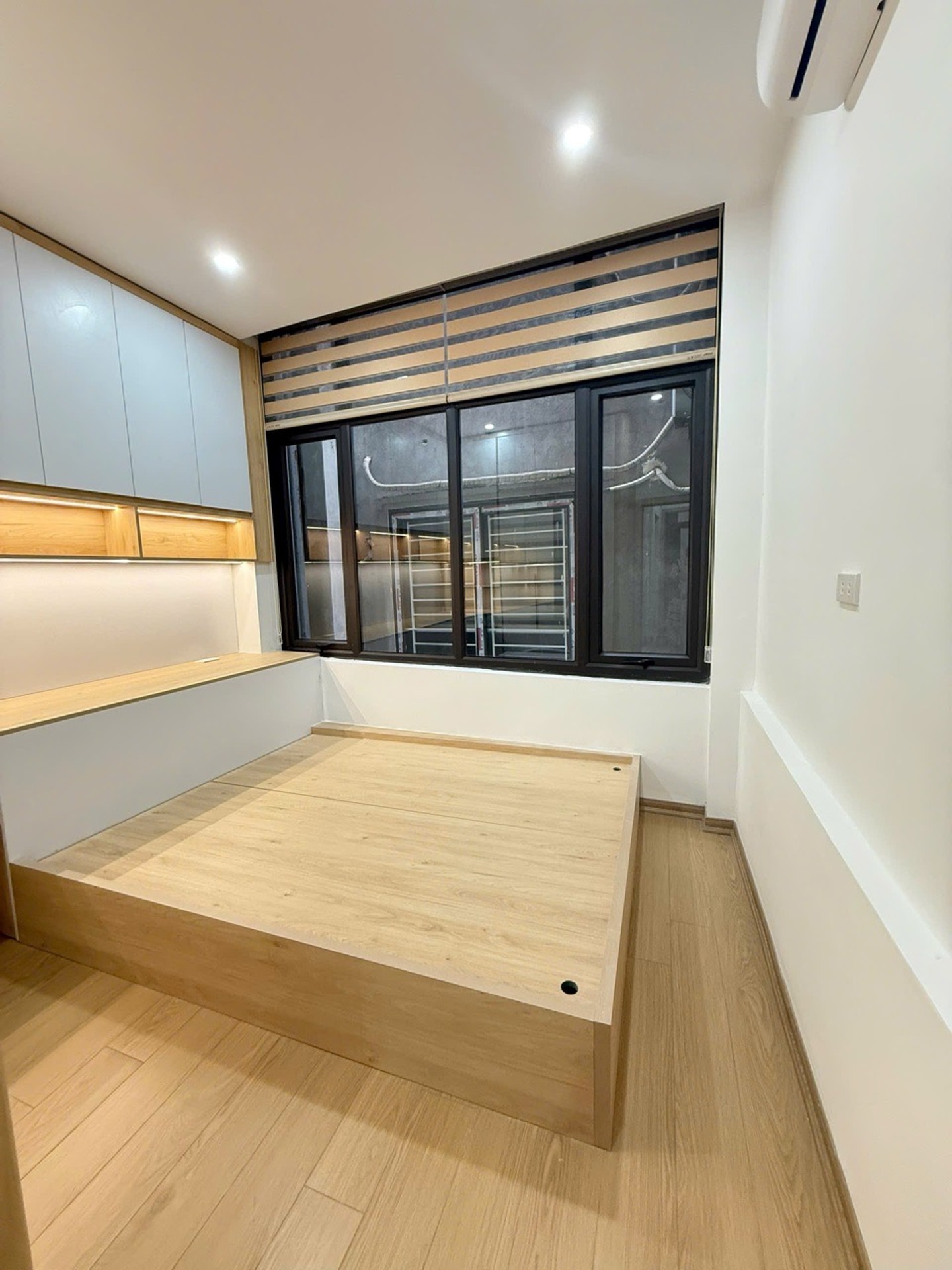 Bán nhà Lương Khánh Thiện - diện tích 33m2 4 tầng - ô tô gần nhà - giá 8,3 tỷ