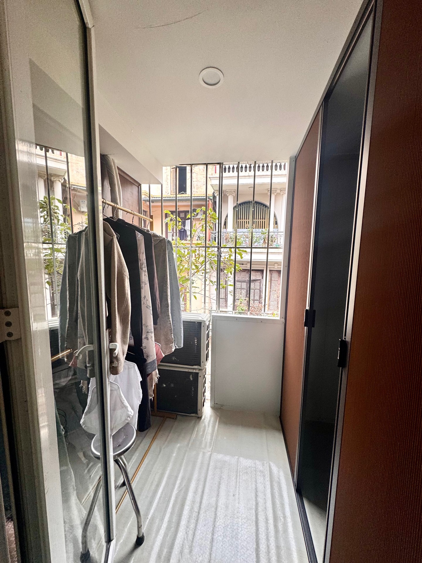 Bán nhà Đầm Trấu - diện tích 50m2 1 tầng - nhà sạch sẽ, vào ở ngay - giá 4,65 tỷ