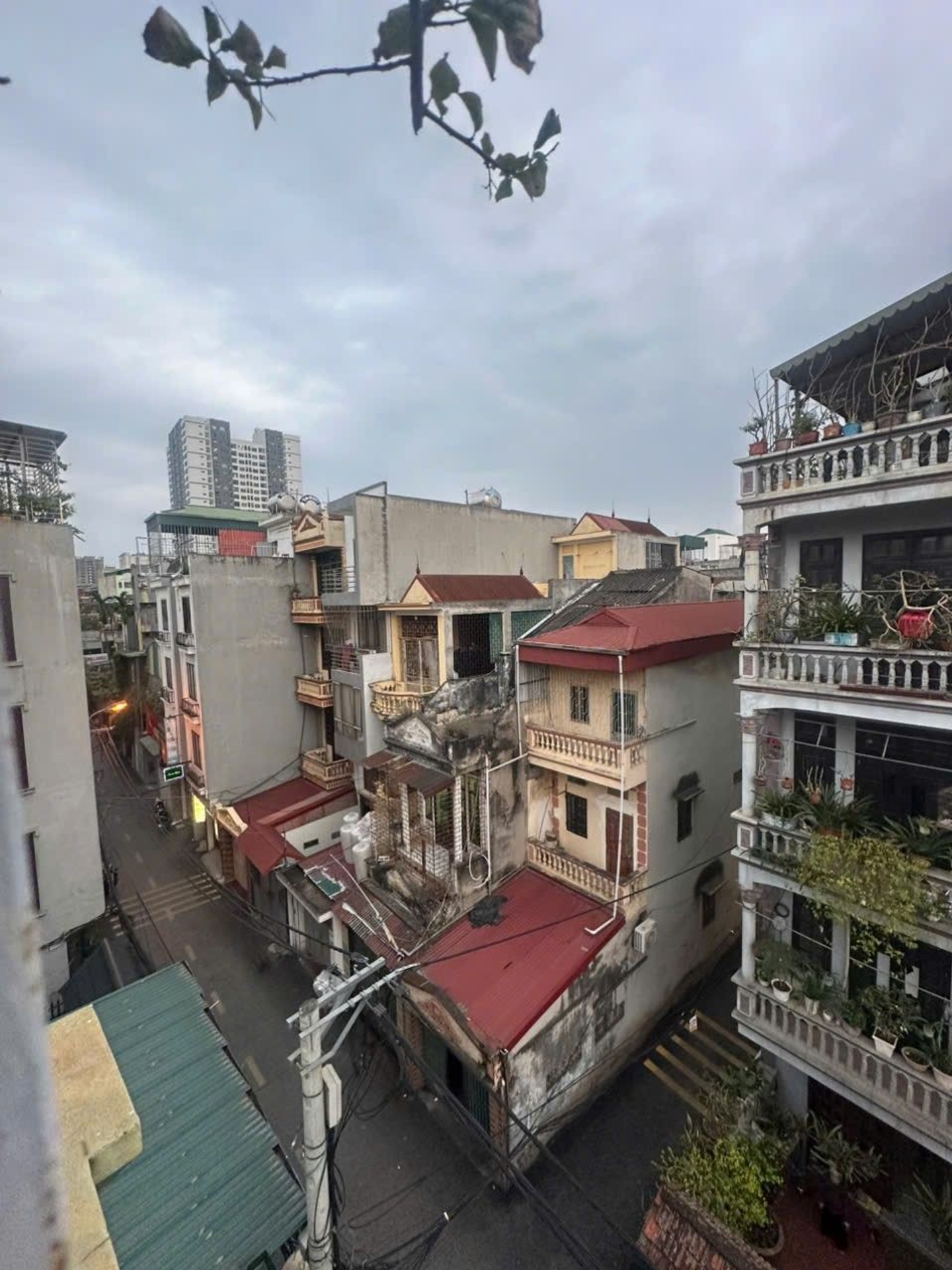 Bán nhà Ngọc Hồi - diện tích 40m2 4 tầng - ô tô tránh - giá 11,6 tỷ