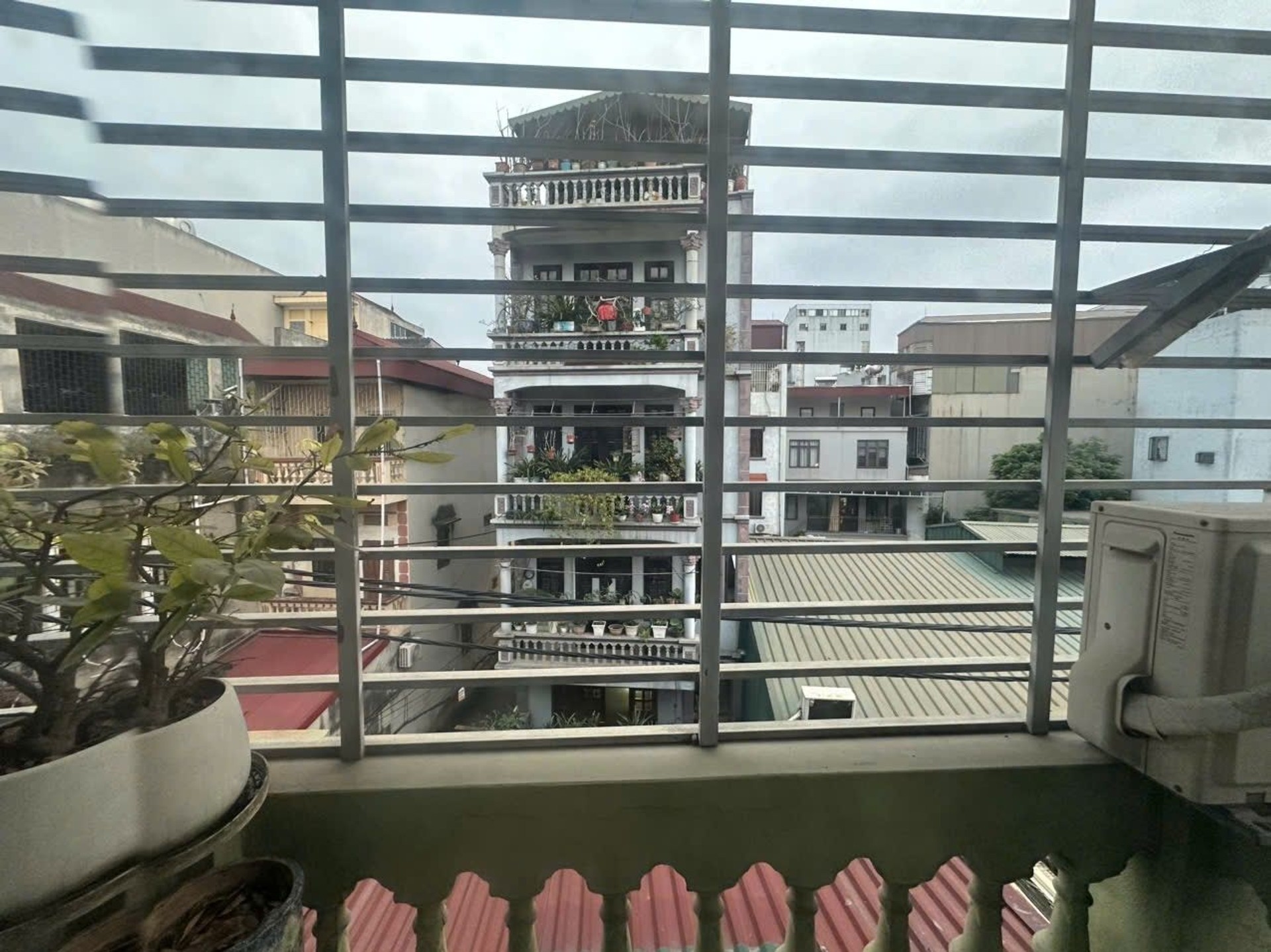 Bán nhà Ngọc Hồi - diện tích 40m2 4 tầng - ô tô tránh - giá 11,6 tỷ