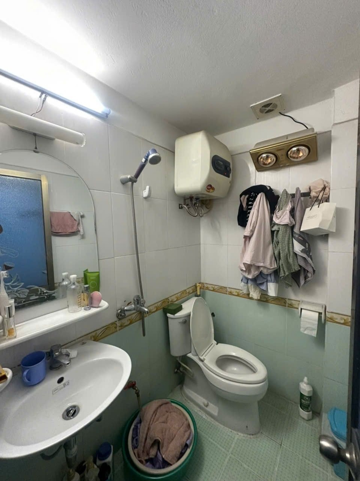 Bán nhà Ngọc Hồi - diện tích 40m2 4 tầng - ô tô tránh - giá 11,6 tỷ