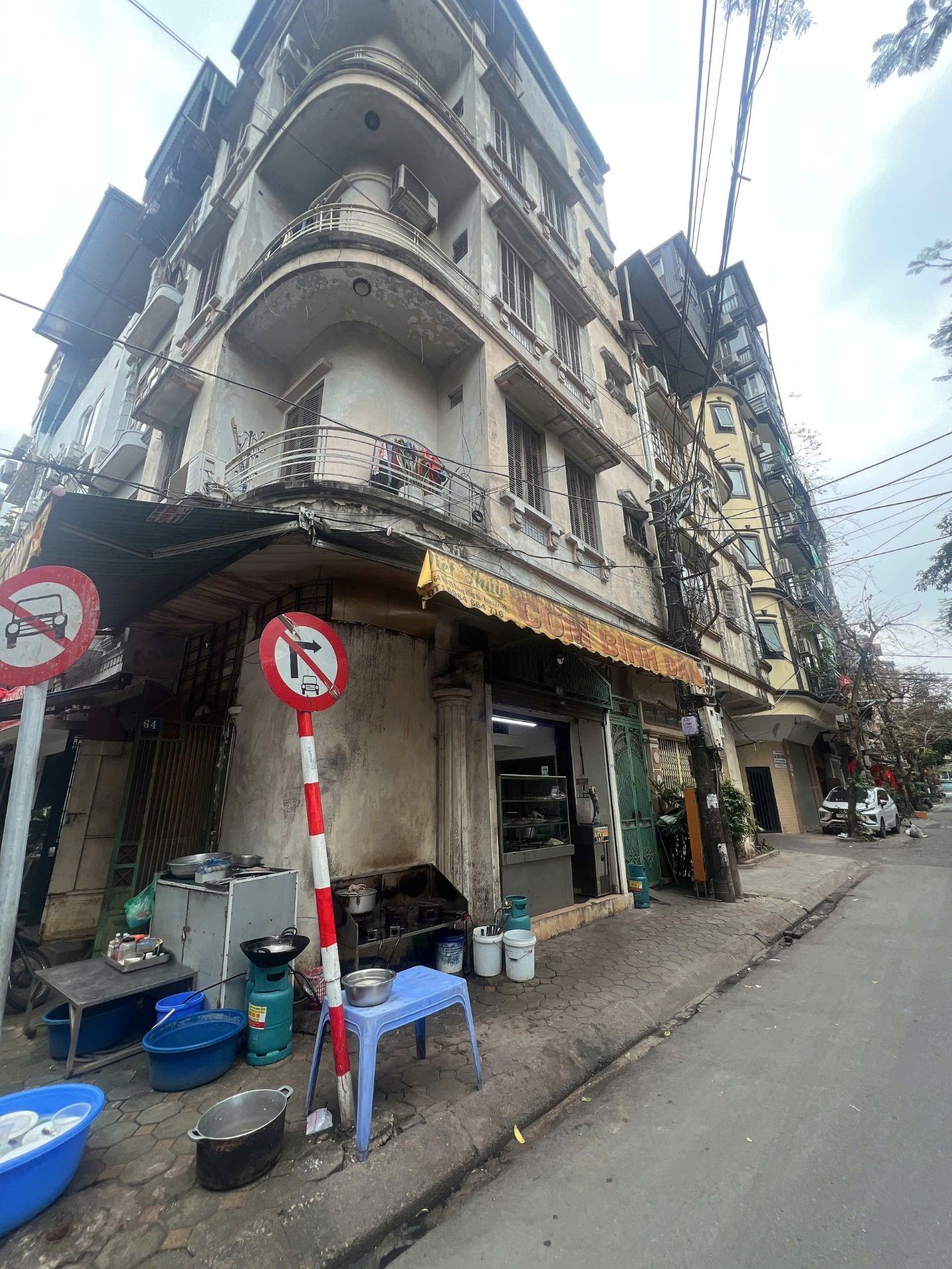 Bán nhà Hồng Hà - diện tích 50m2 5 tầng - Lô góc 2 mặt thoáng - giá 27,6 tỷ