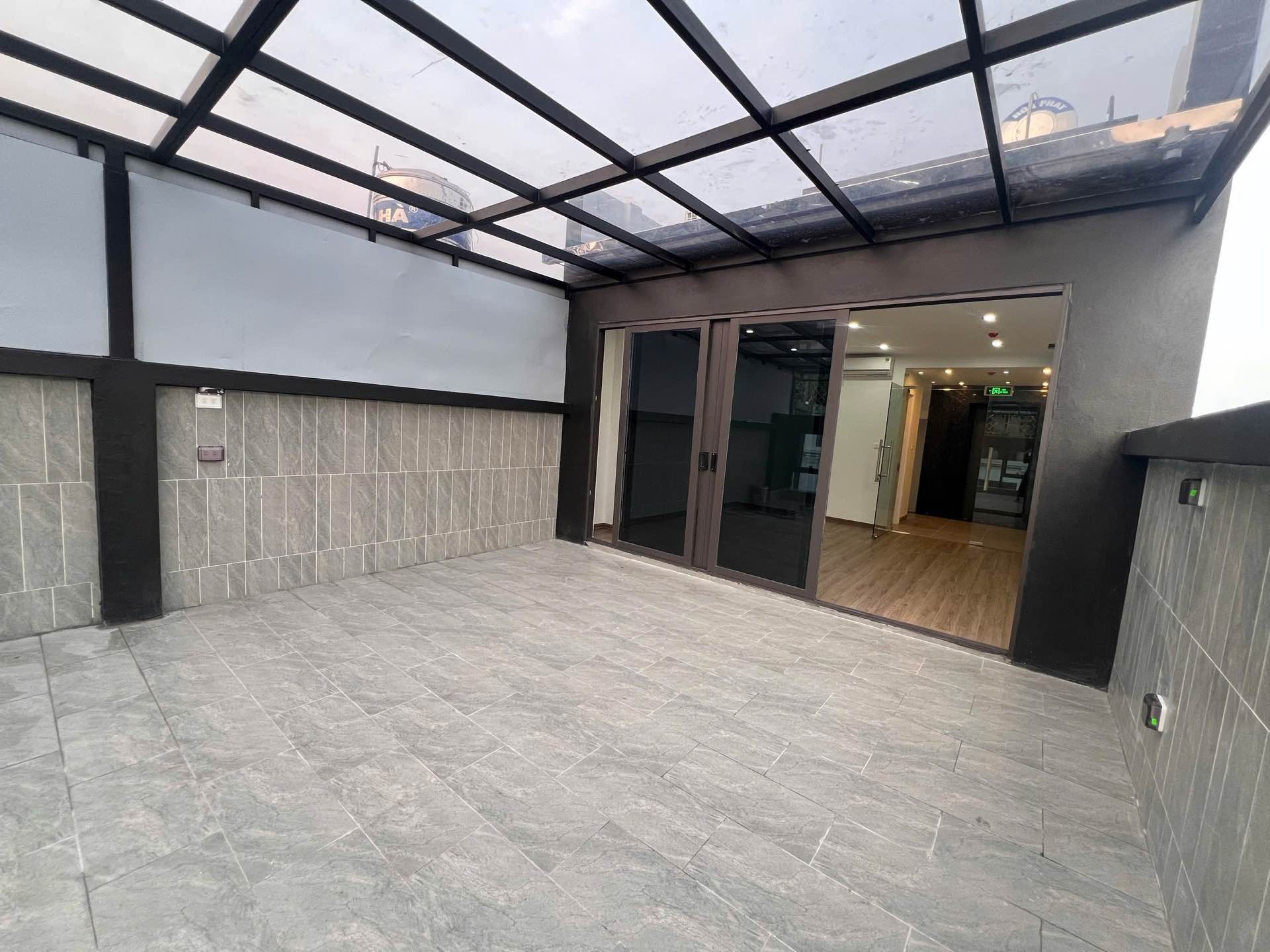 Bán nhà Tân Mai - diện tích 85m2 6 tầng - ô tô tránh - giá 39,5 tỷ