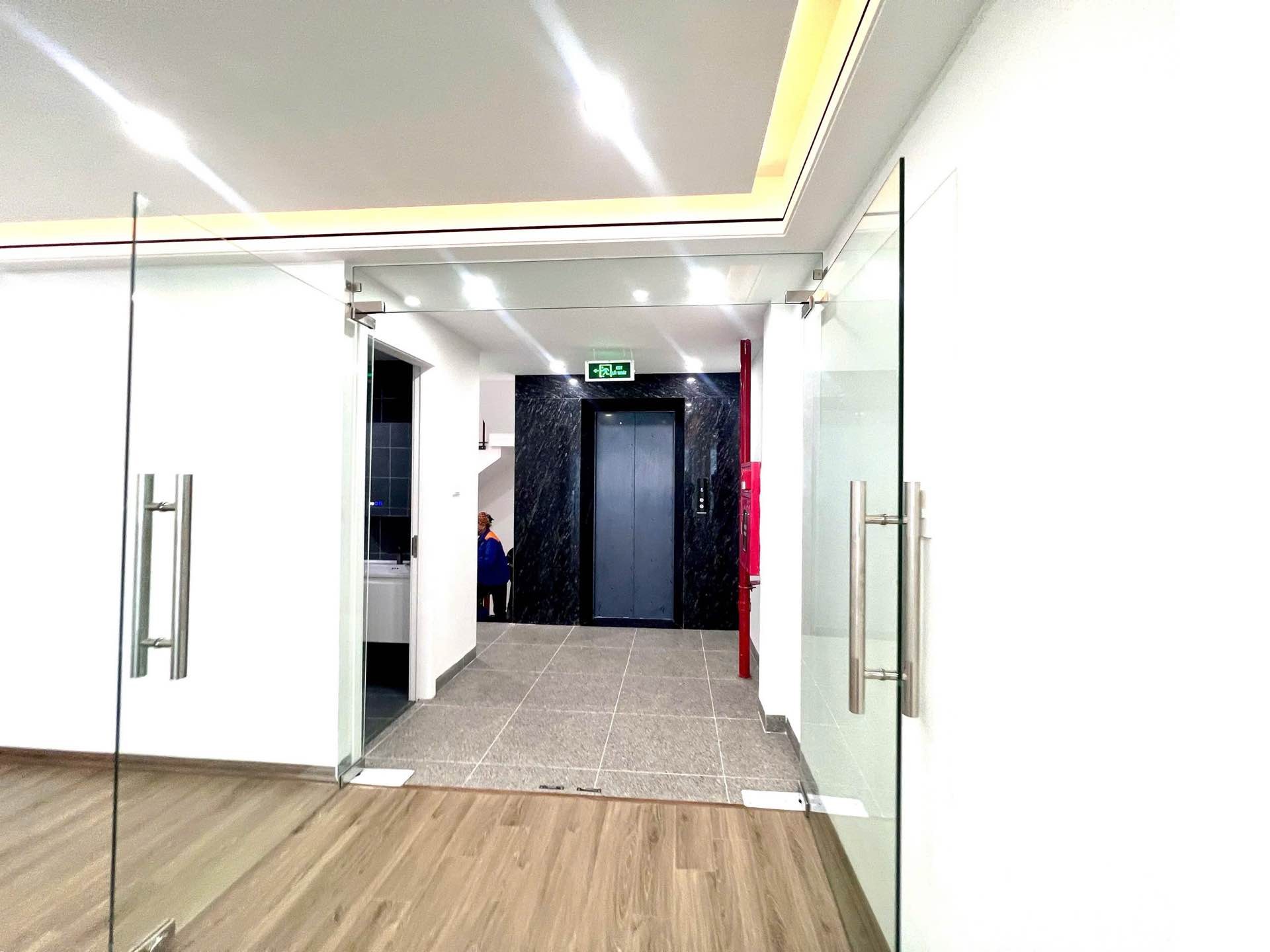 Bán nhà Tân Mai - diện tích 85m2 6 tầng - ô tô tránh - giá 39,5 tỷ