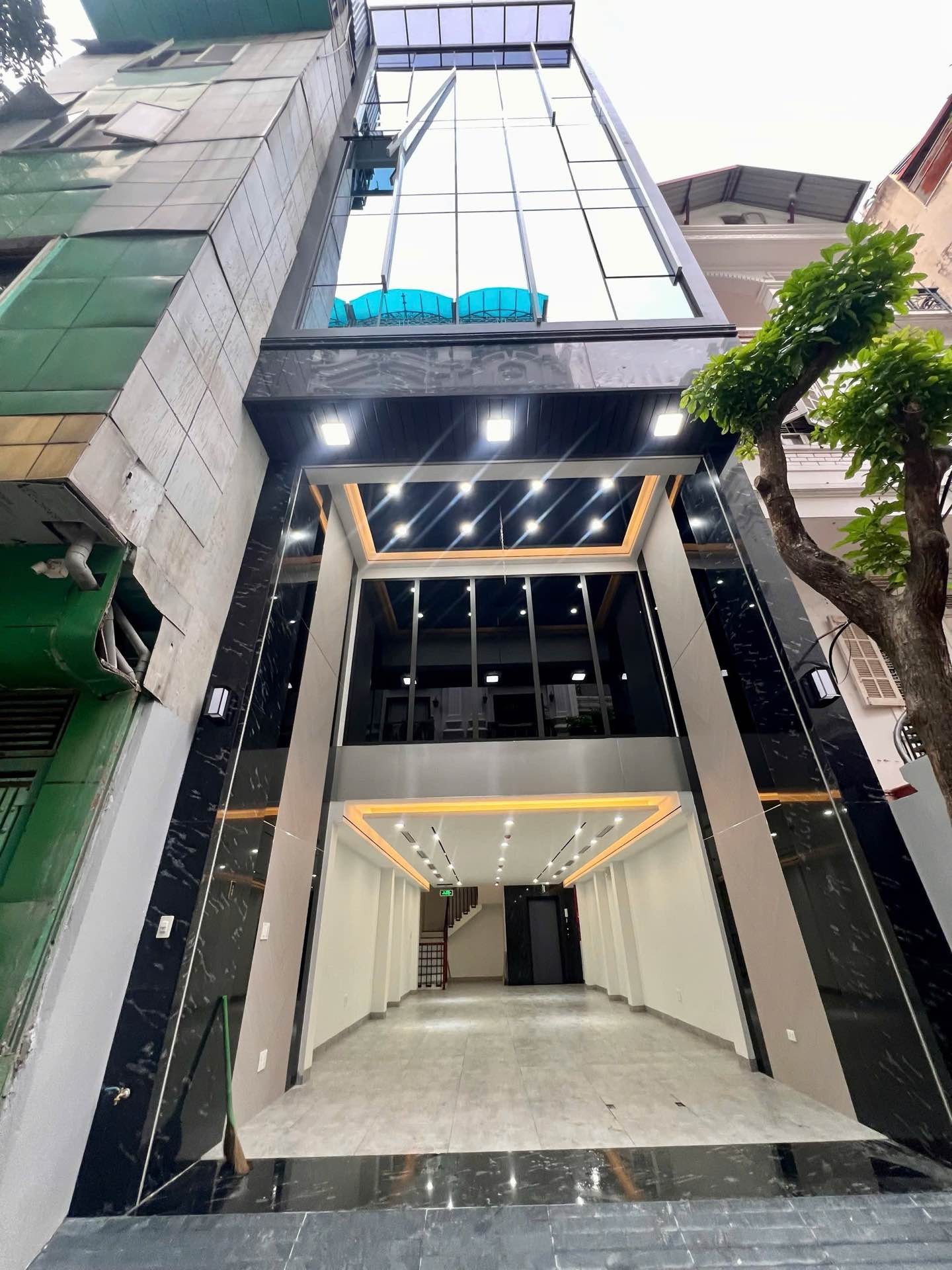 Bán nhà Tân Mai - diện tích 85m2 6 tầng - ô tô tránh - giá 39,5 tỷ