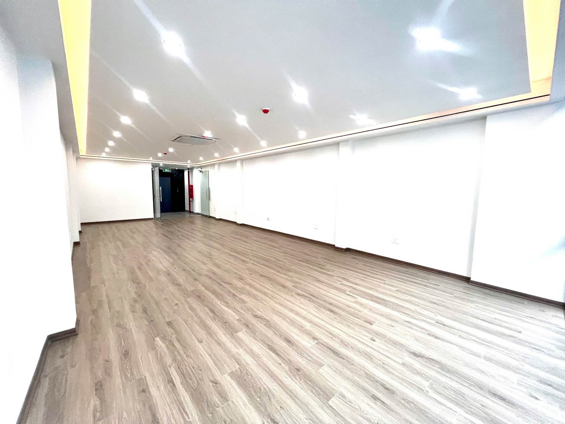 Bán nhà Tân Mai - diện tích 85m2 6 tầng - ô tô tránh - giá 39,5 tỷ