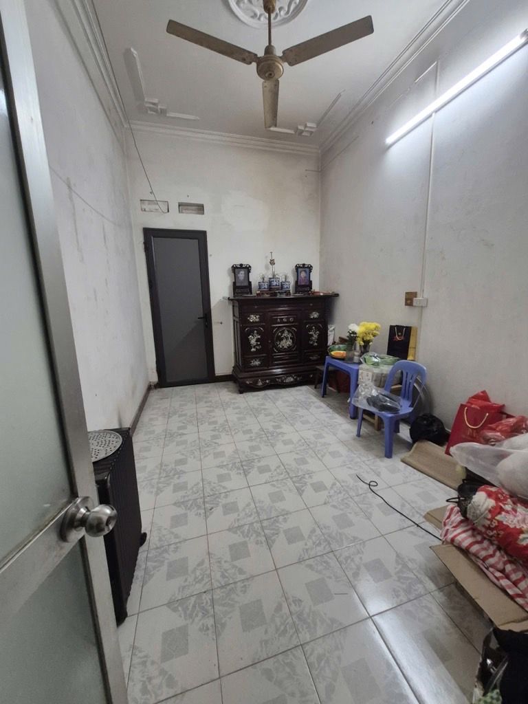 Bán nhà Chùa Láng - diện tích 48m2 3 tầng - Hai mặt tiền cực hiếm - giá 55 tỷ