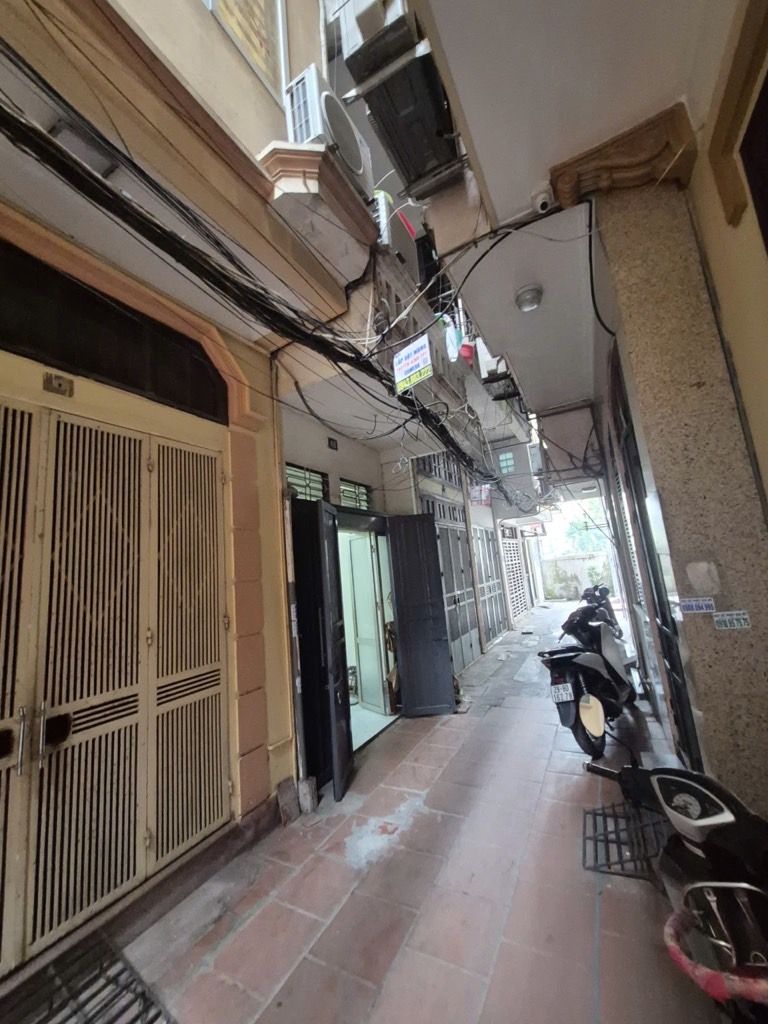 Bán nhà Chùa Láng - diện tích 48m2 3 tầng - Hai mặt tiền cực hiếm - giá 55 tỷ